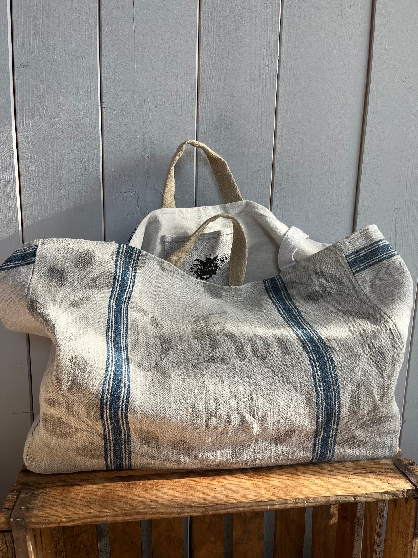 1881: große Tasche aus sehr altem Leinensack