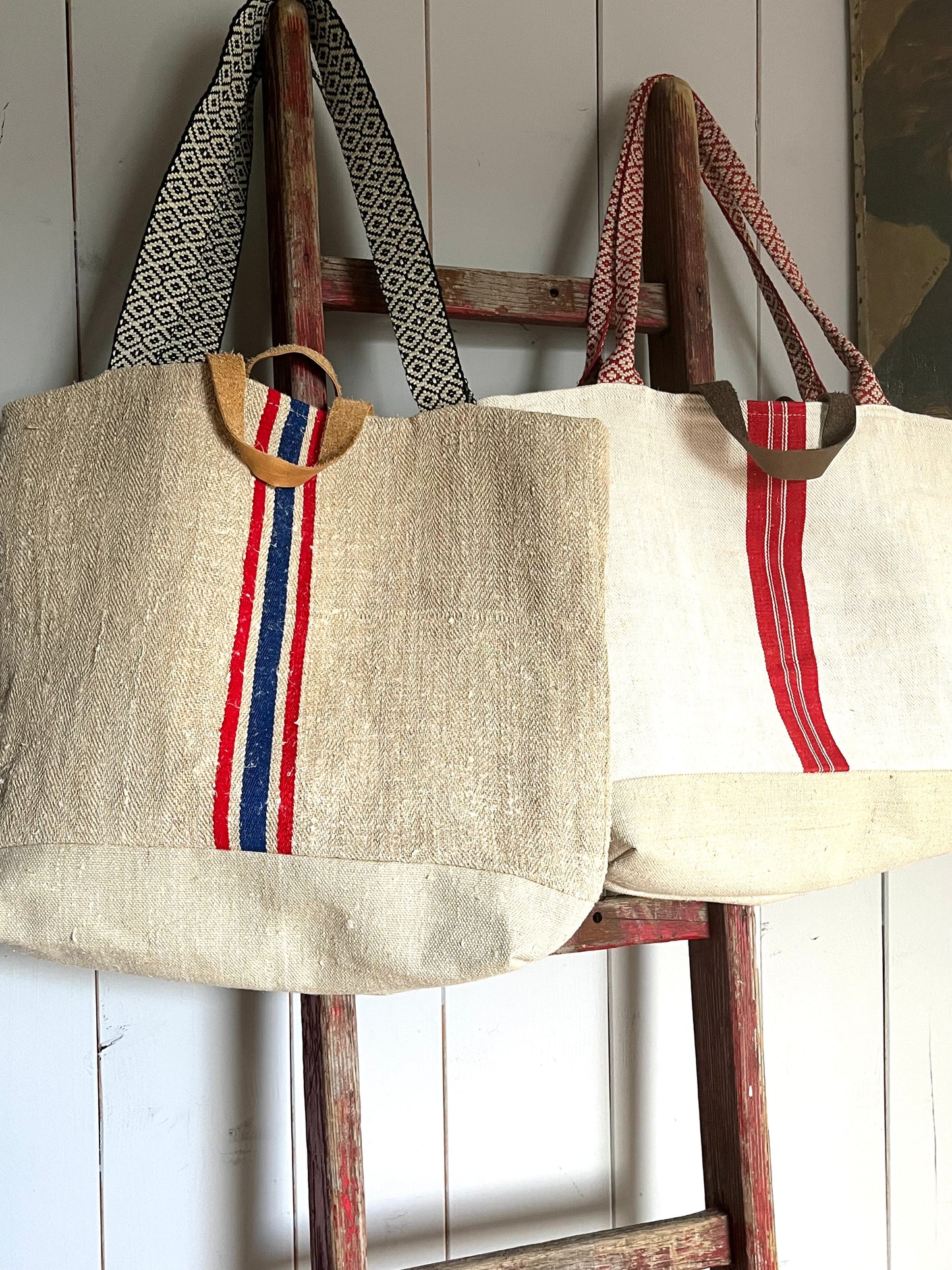 Rot/Blau gestreift: Große Tasche aus altem Leinensack