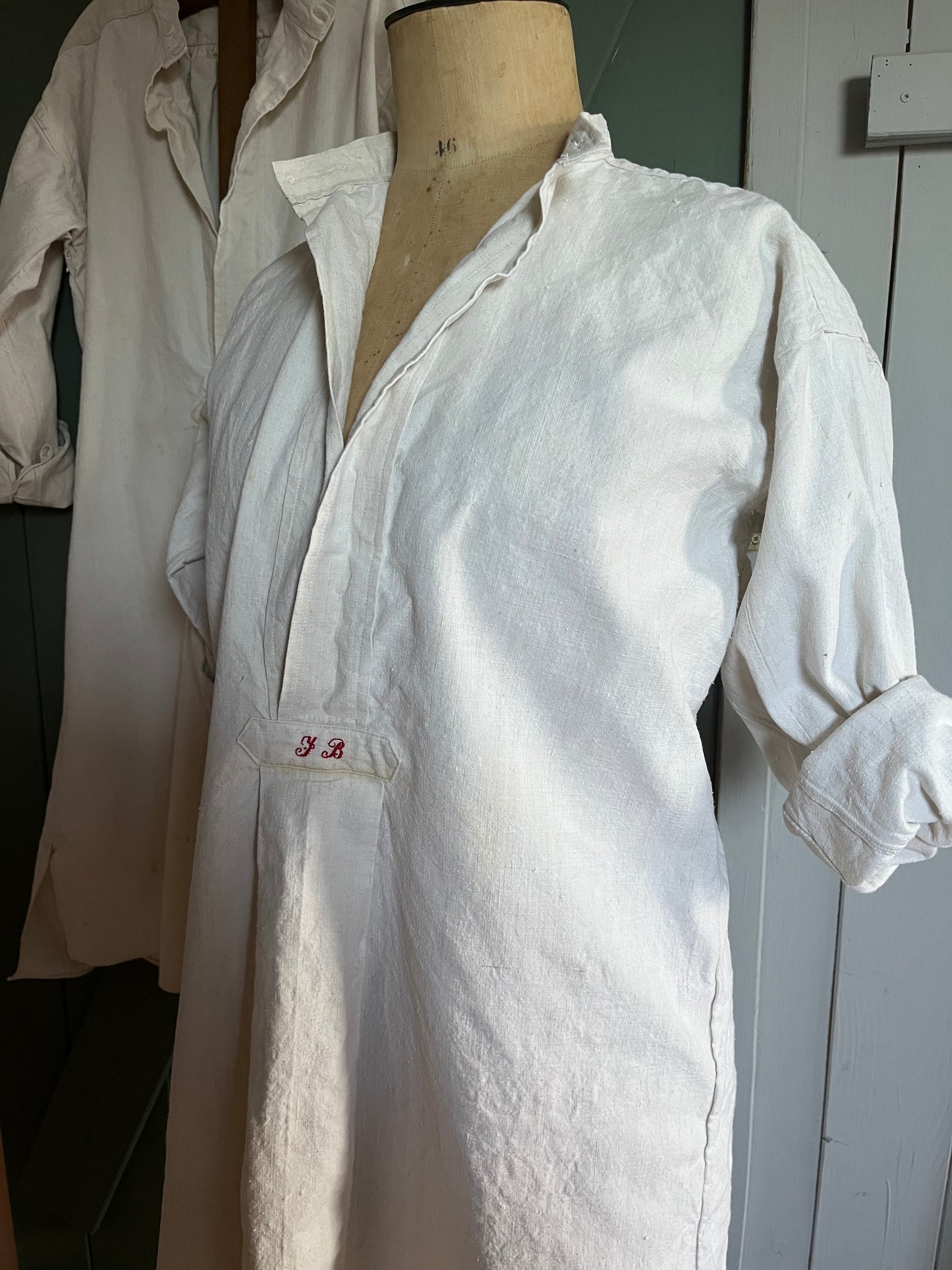 Großvaterhemd mit Stil und Monogramm JB: heute gemütliche Tunika