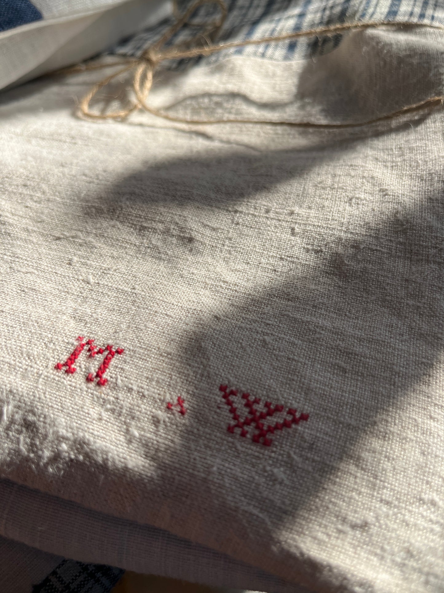 Schwere Decke aus sehr altem Bauernleinen 142 x 112