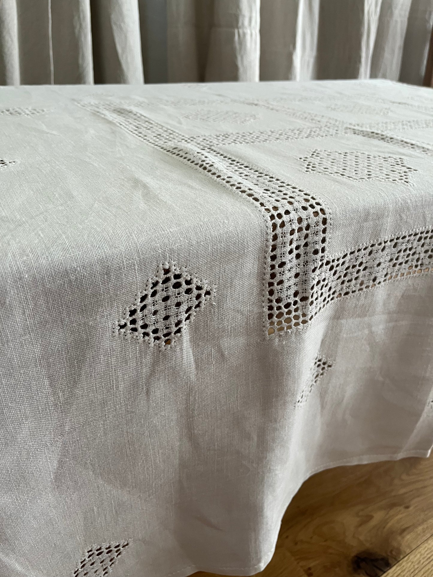 Tischdecke Hardanger Stickerei Leinen