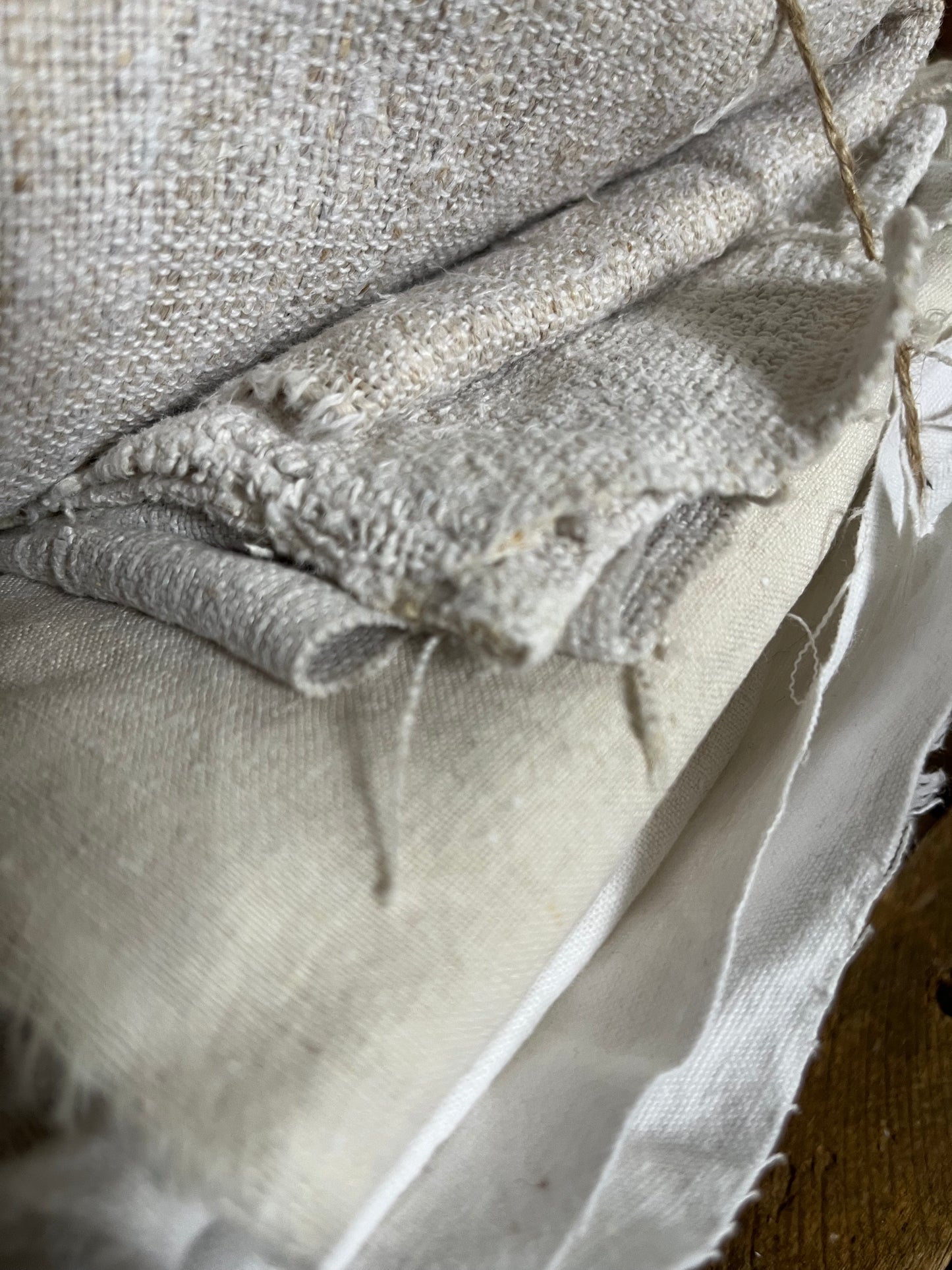 1,2 Kilo Reste altes Leinen für Puppenstube Patchwork