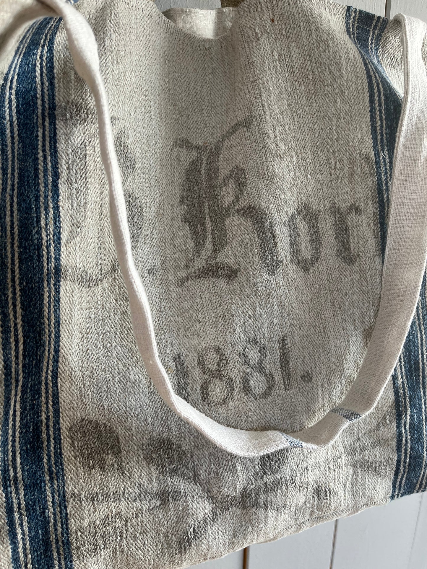 1881: große Tasche aus sehr altem Leinensack