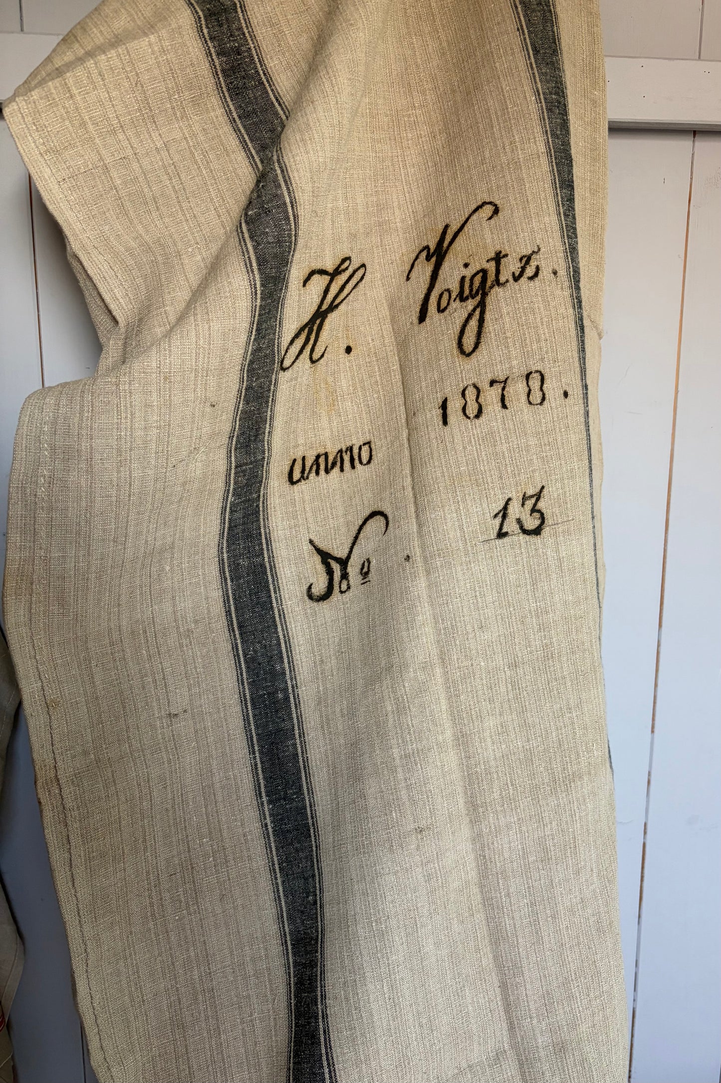 Rarität von 1878: sehr großer Leinensack mit blauen Streifen und original Aufschrift 150 x 65