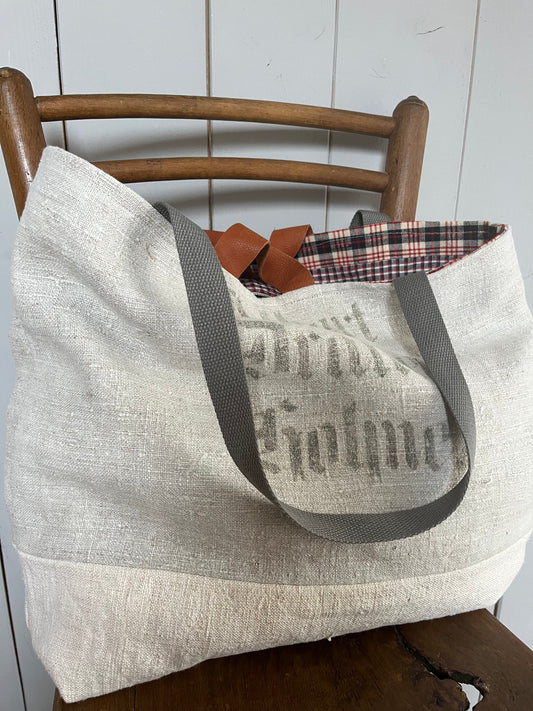 Very Vintage: Große Tasche Shopper mit Aufschrift aus Kornsack