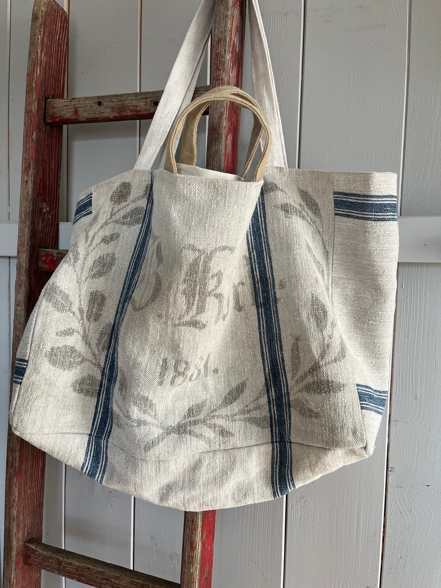1881: große Tasche aus sehr altem Leinensack
