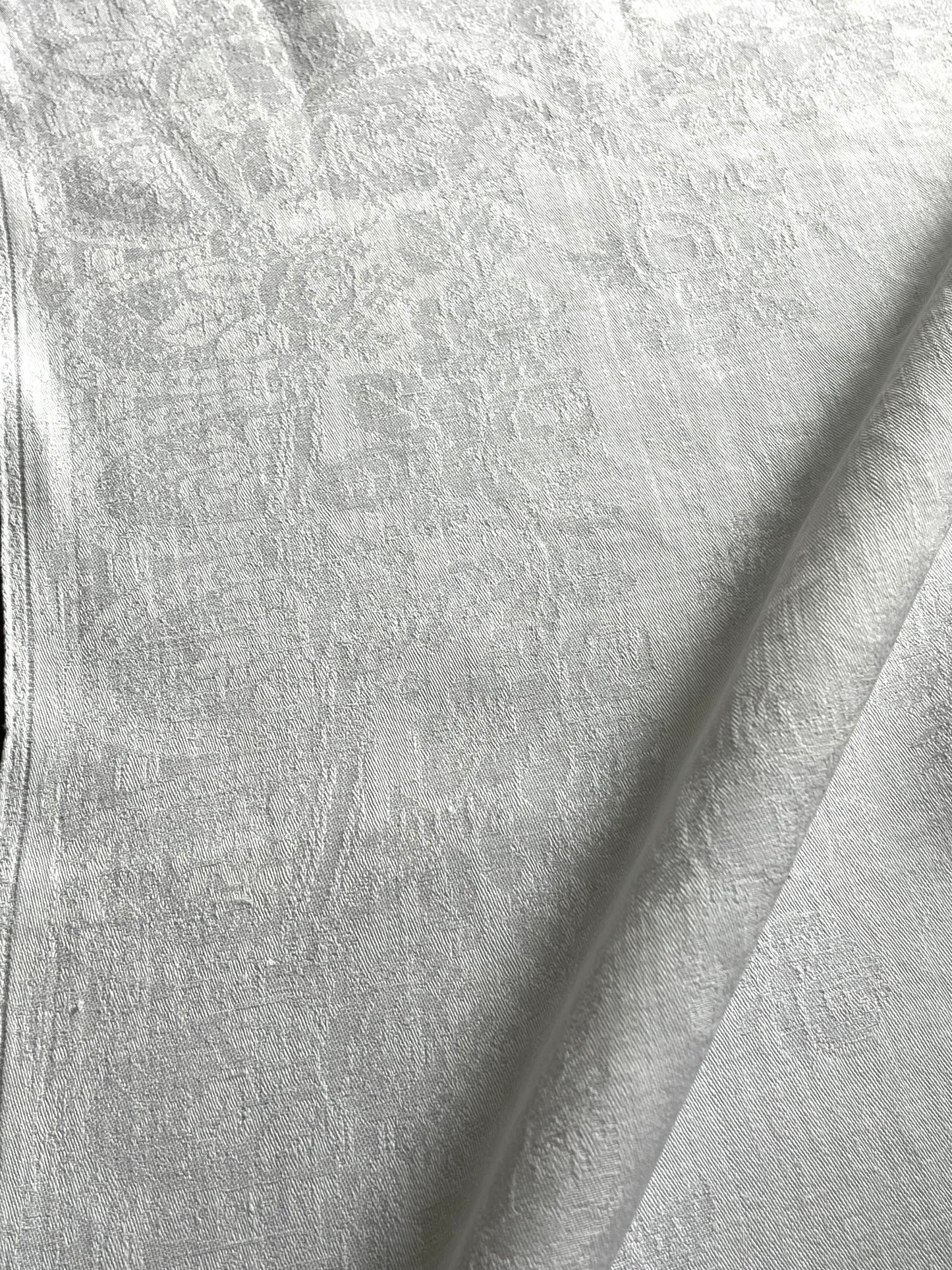 Leinendecke Serviette aus Frankreich mit Prunkdamast und Monogramm