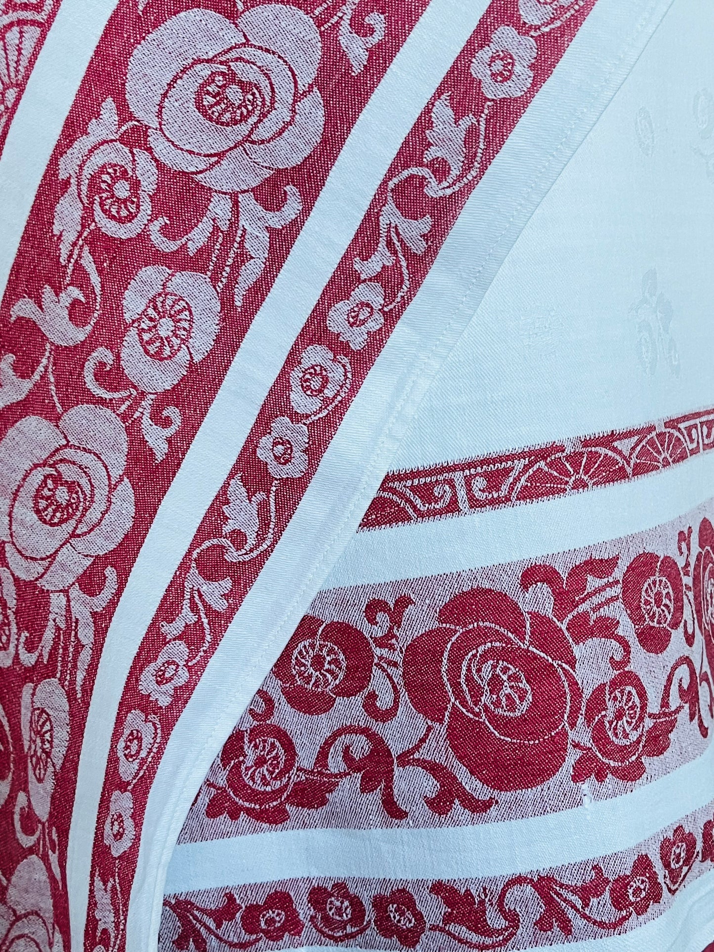Französische Damastdecke Rot/Weiß 155 x 130