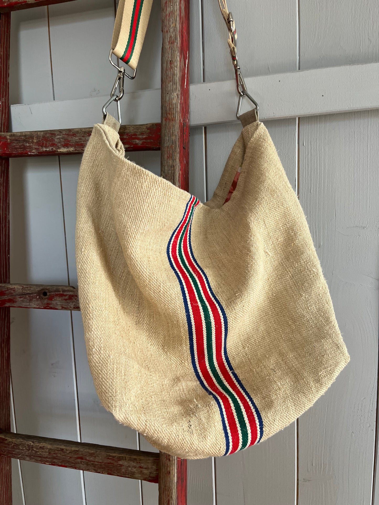 Hanftasche: große Tasche mit Streifen in Rot/Blau/Grün/Weiß