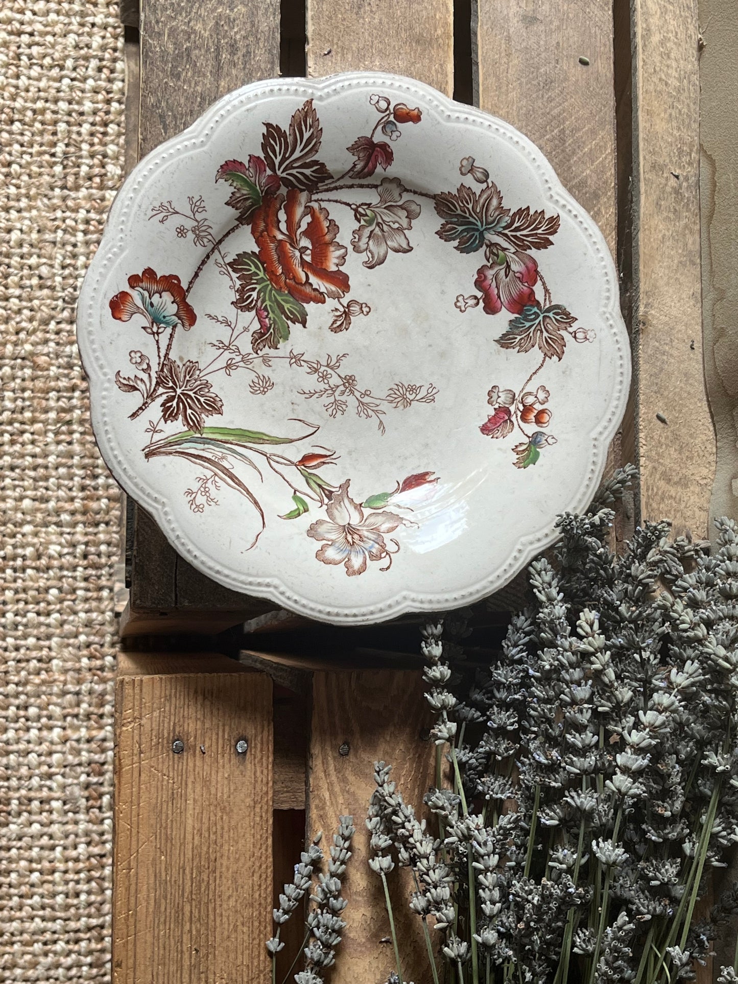 Rarität: sehr alte amerikanische Etagere Keramik mit opulenten Blumen und Patina