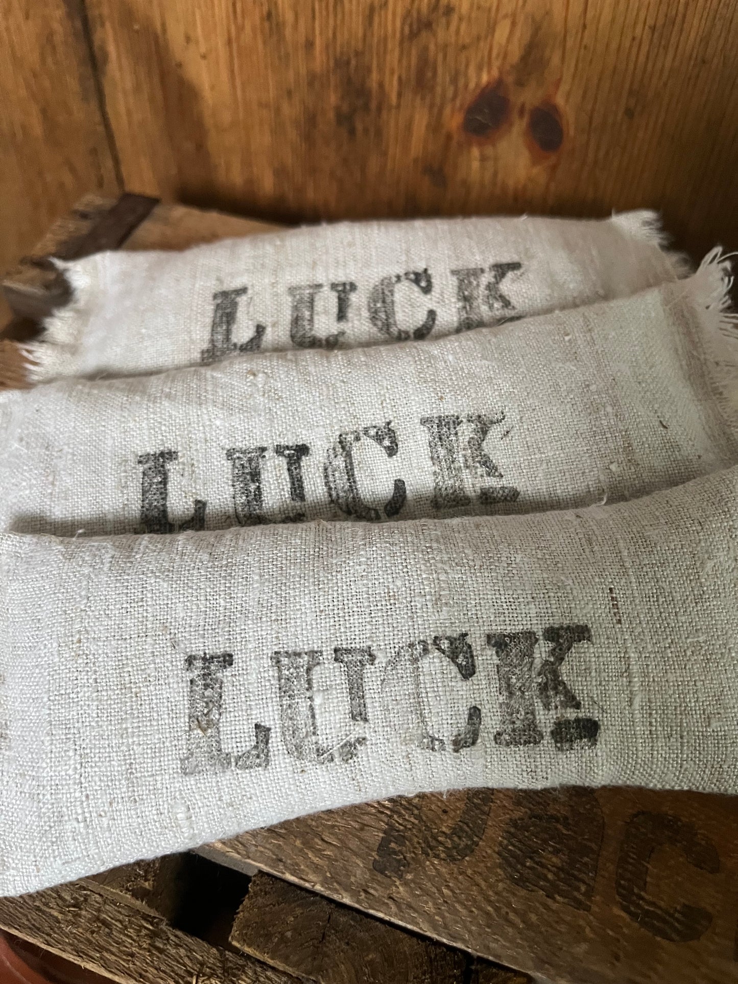 Große Glücks-Lavendelkissen in Leinen mit Aufschrift