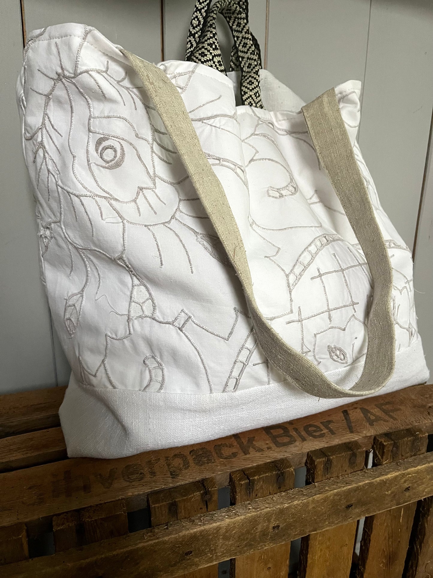 Extra große Tasche aus alter Richelieuspitze