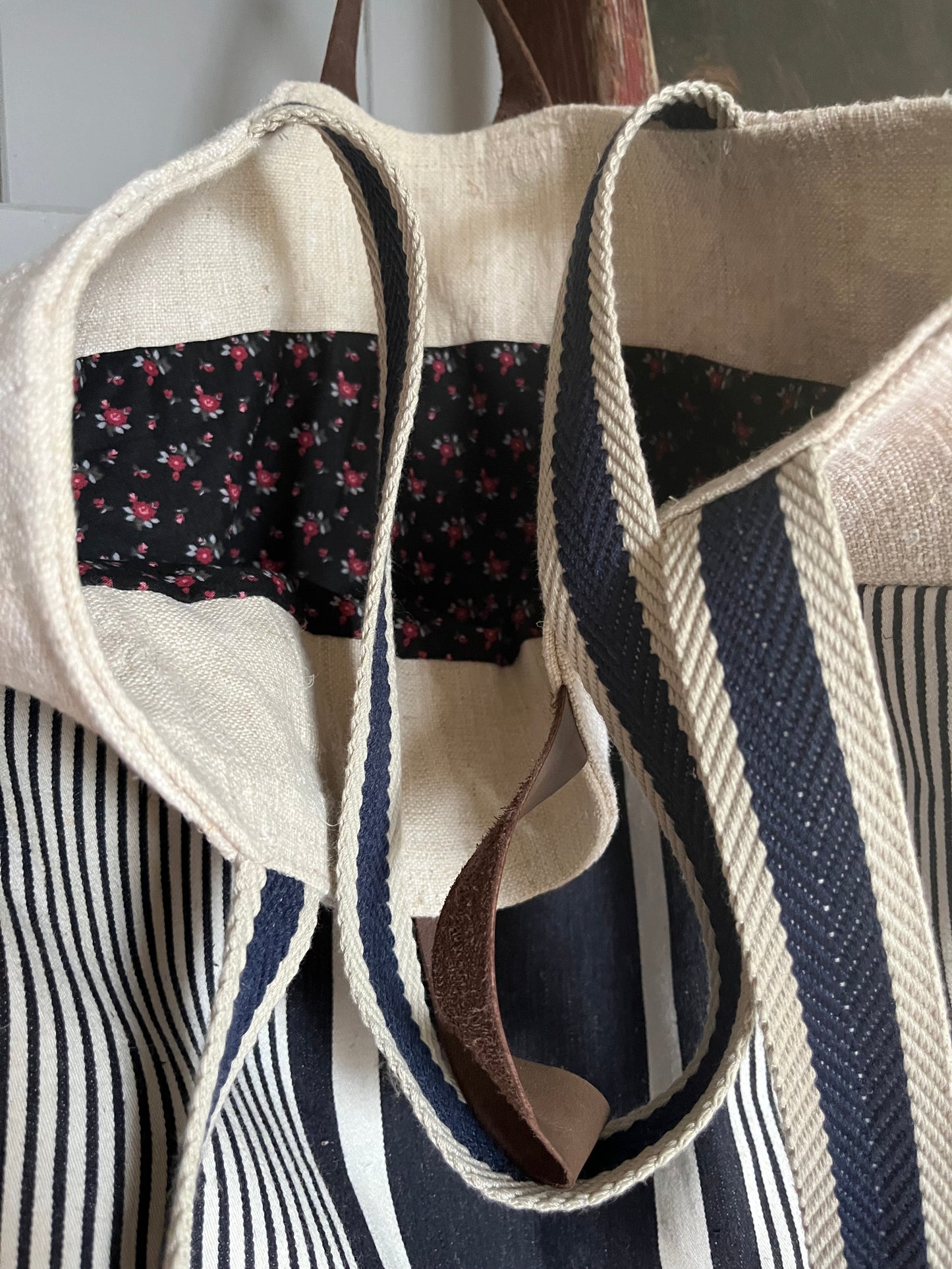 Blau: Große Tasche aus altem französischen Leinenstoff