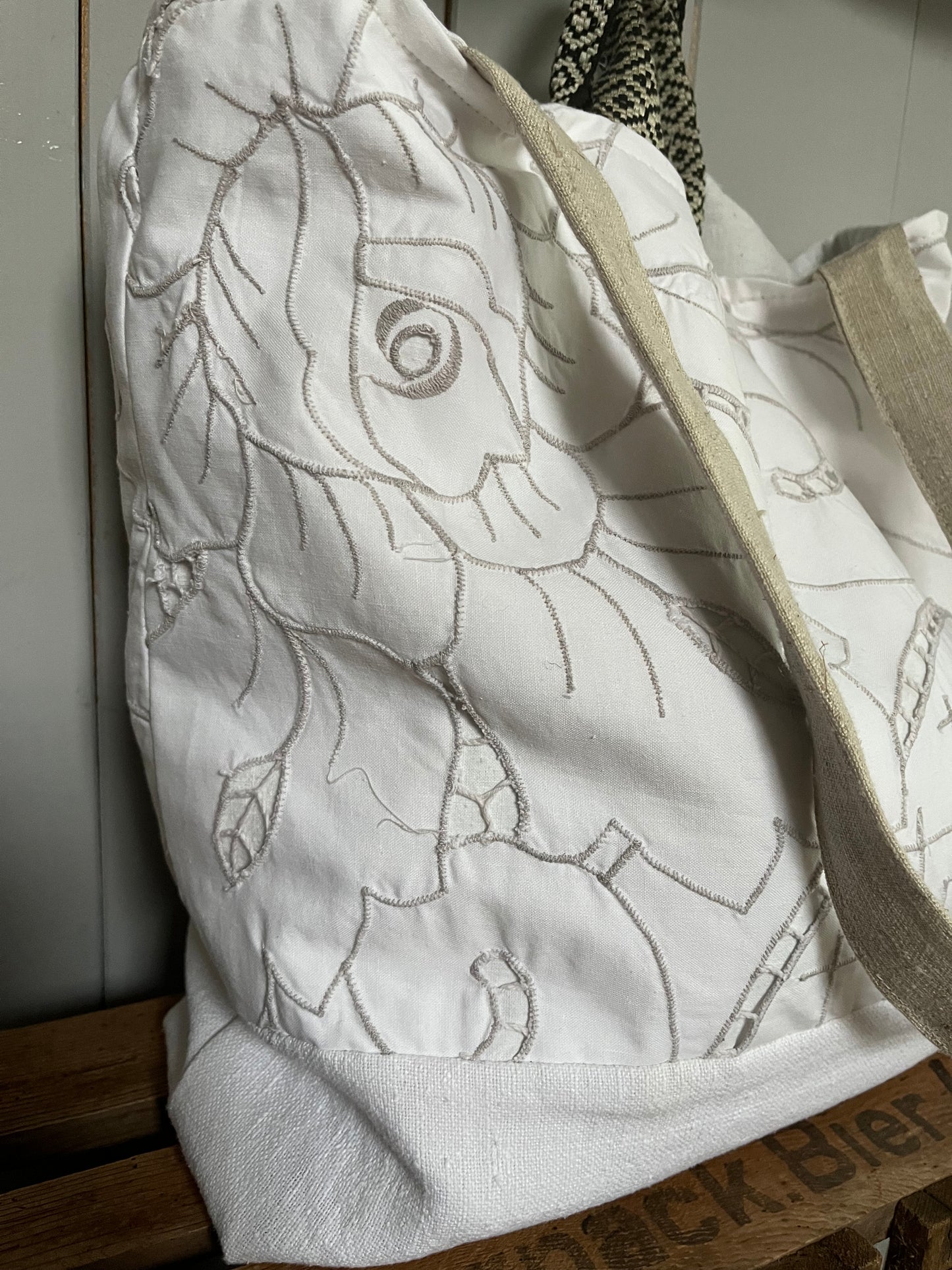 Extra große Tasche aus alter Richelieuspitze