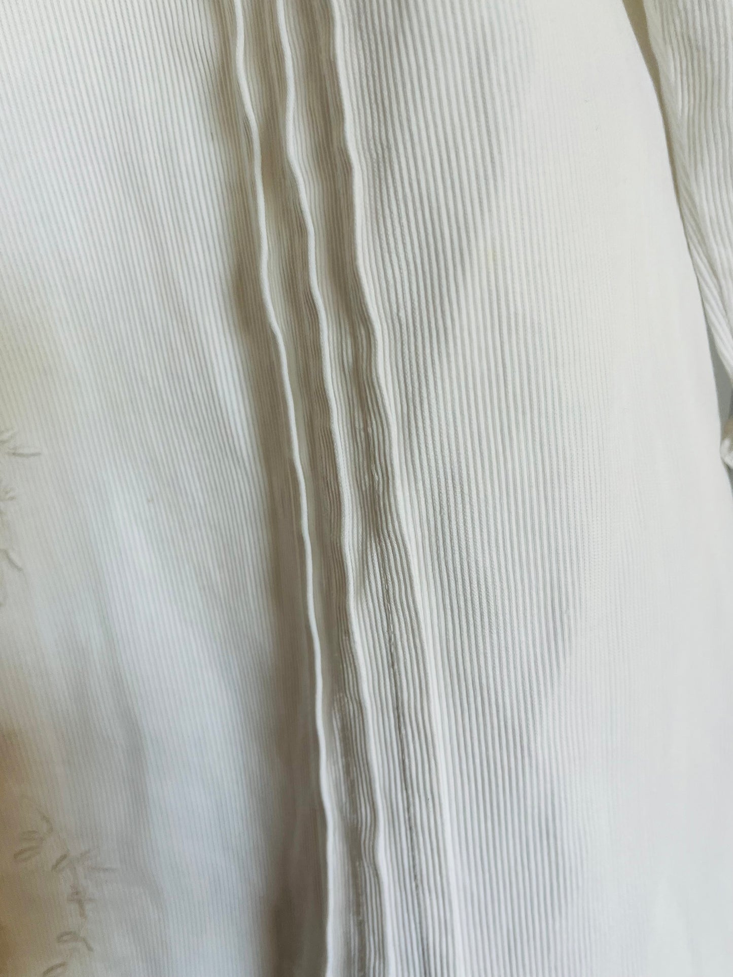 Für Mademoiselle: Mäntelchen mit Biesen und liebevollen Details