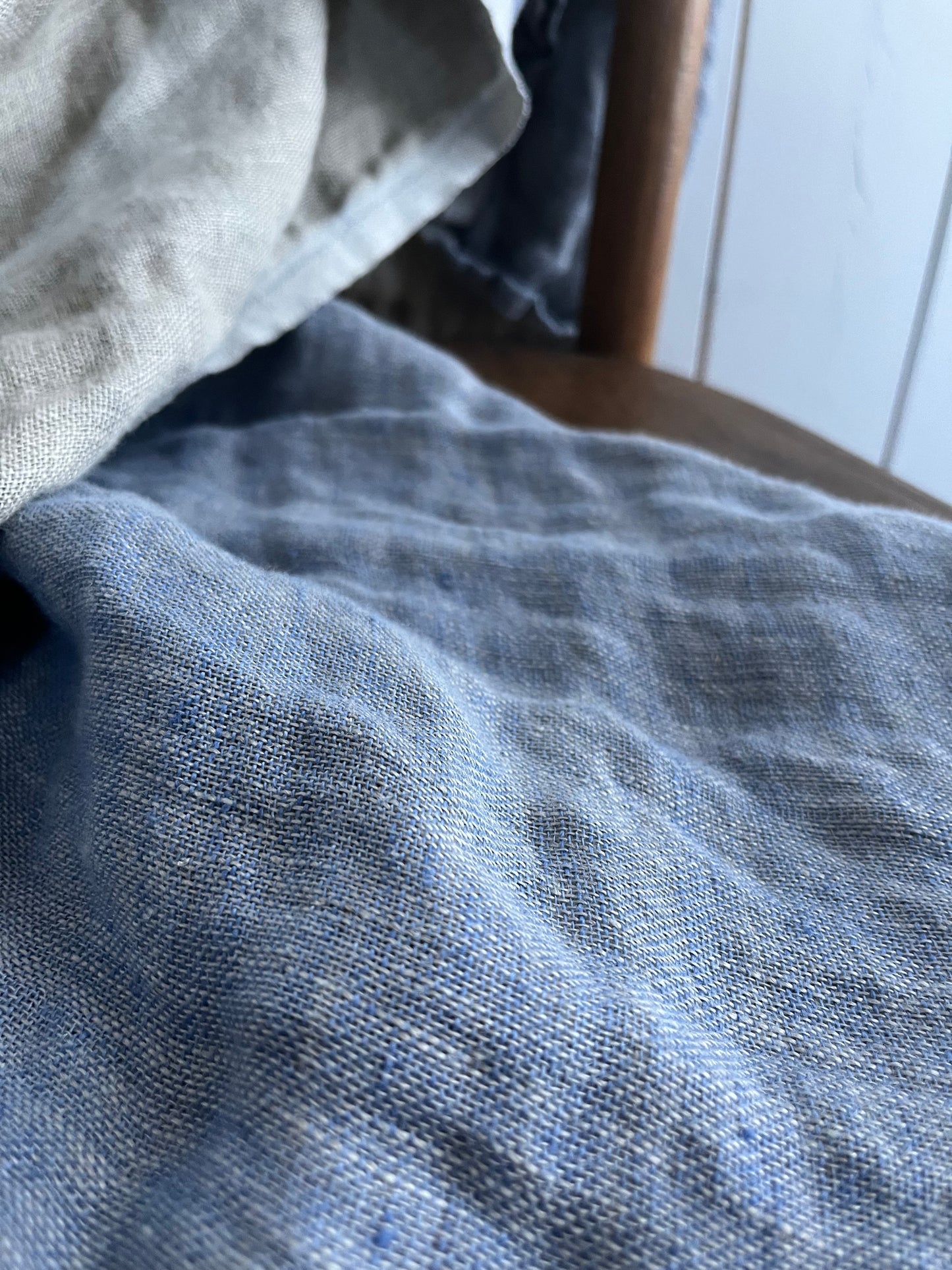 Kuscheldecke Decke aus washed Leinen - eine Seite Hellblau, eine Natur