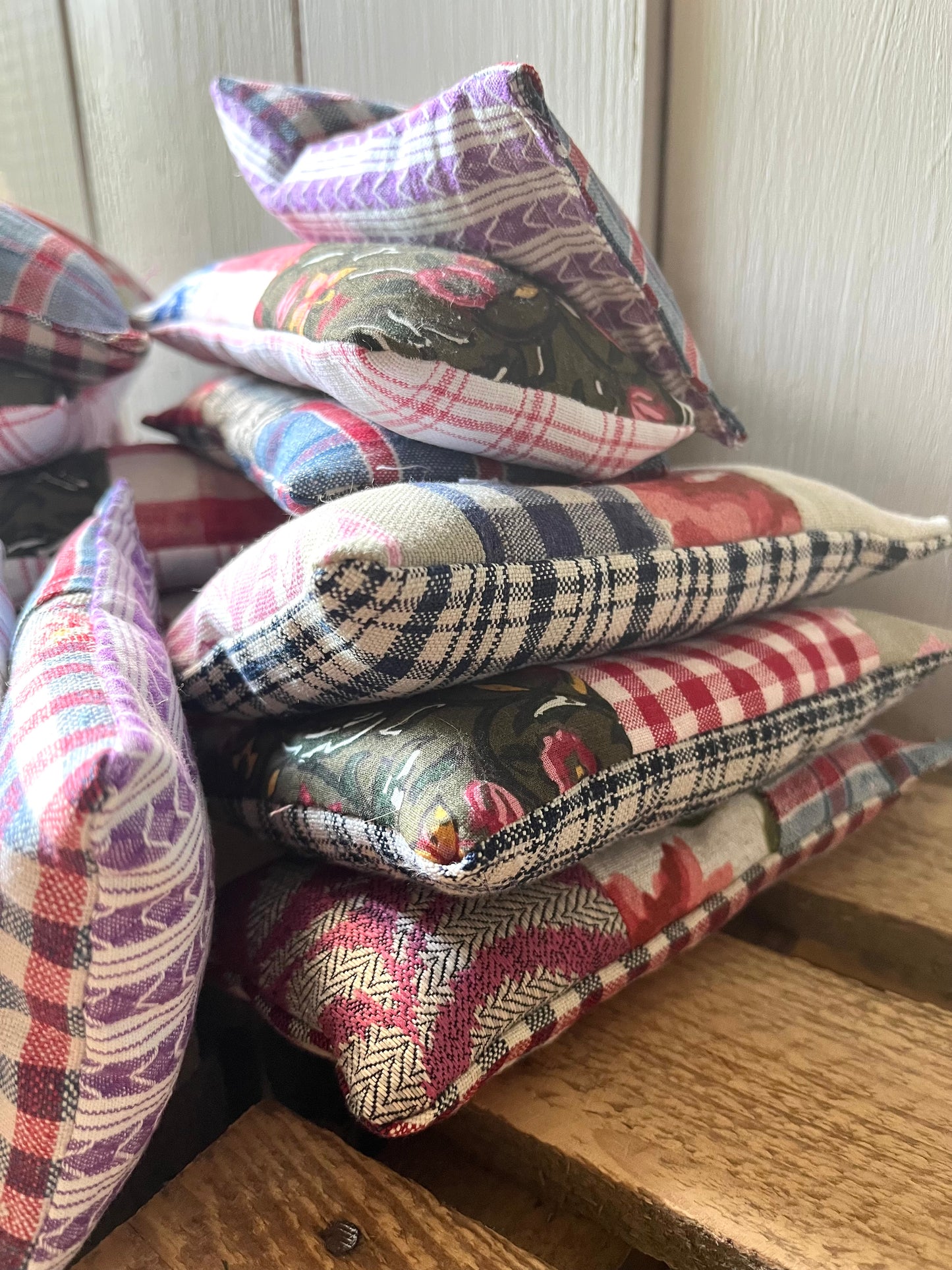 XL Trio: 3 extra große Lavendelkissen aus Vintage Stoffen