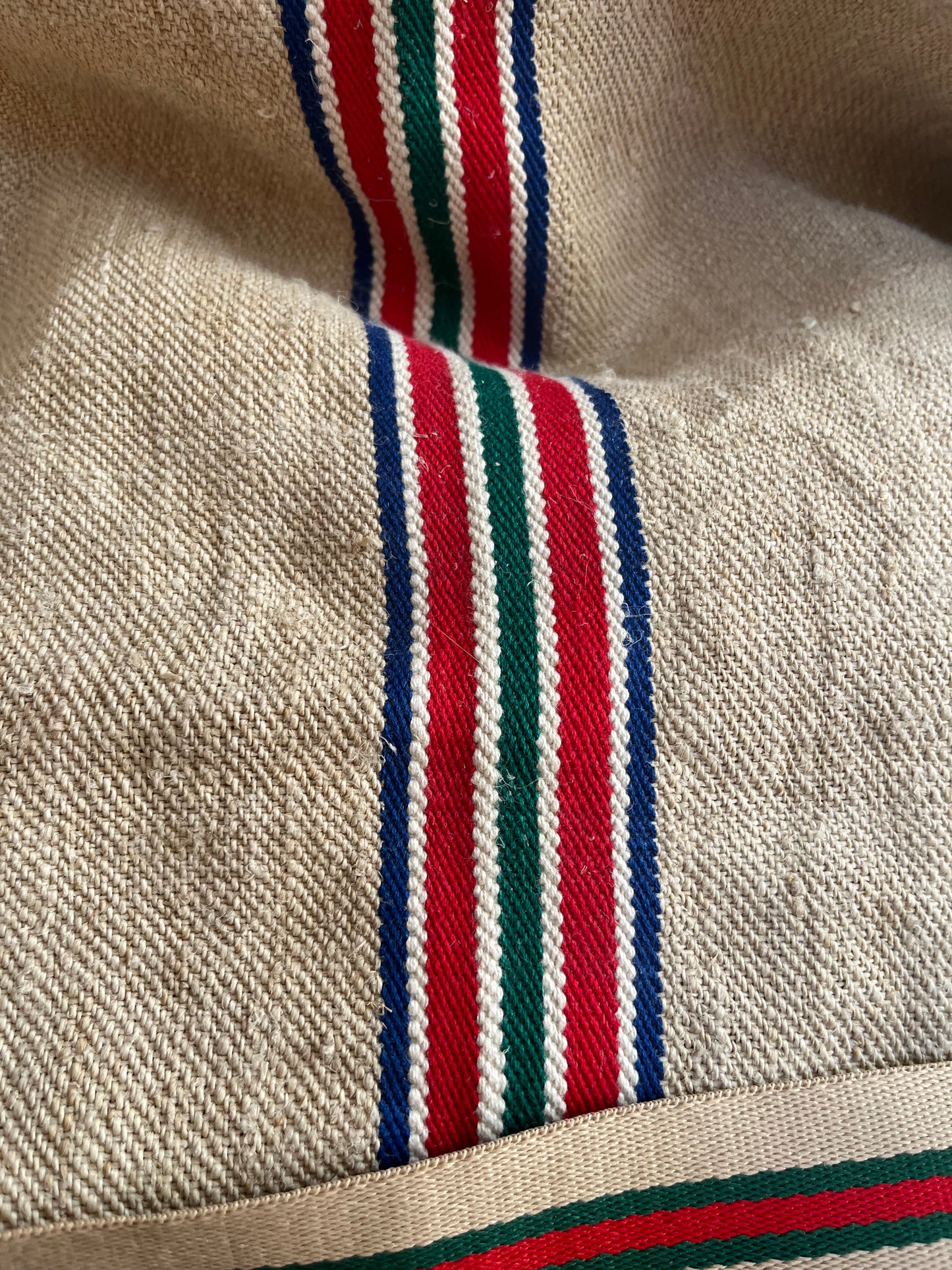 Hanftasche: große Tasche mit Streifen in Rot/Blau/Grün/Weiß