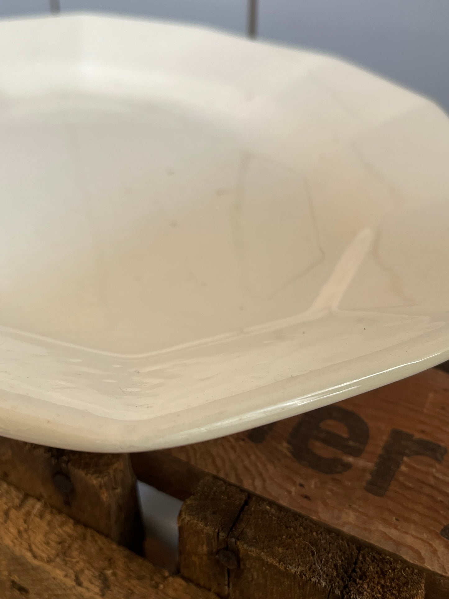 Alte, schwere Vorlegeplatte Teller Belgien No. 2