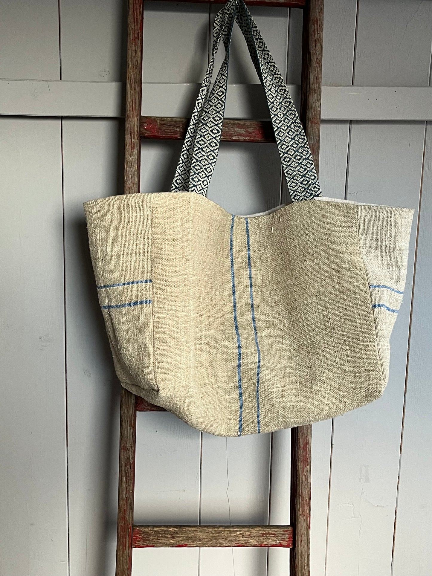 Blue stripes: große Tasche aus kräftigem altem Leinensack