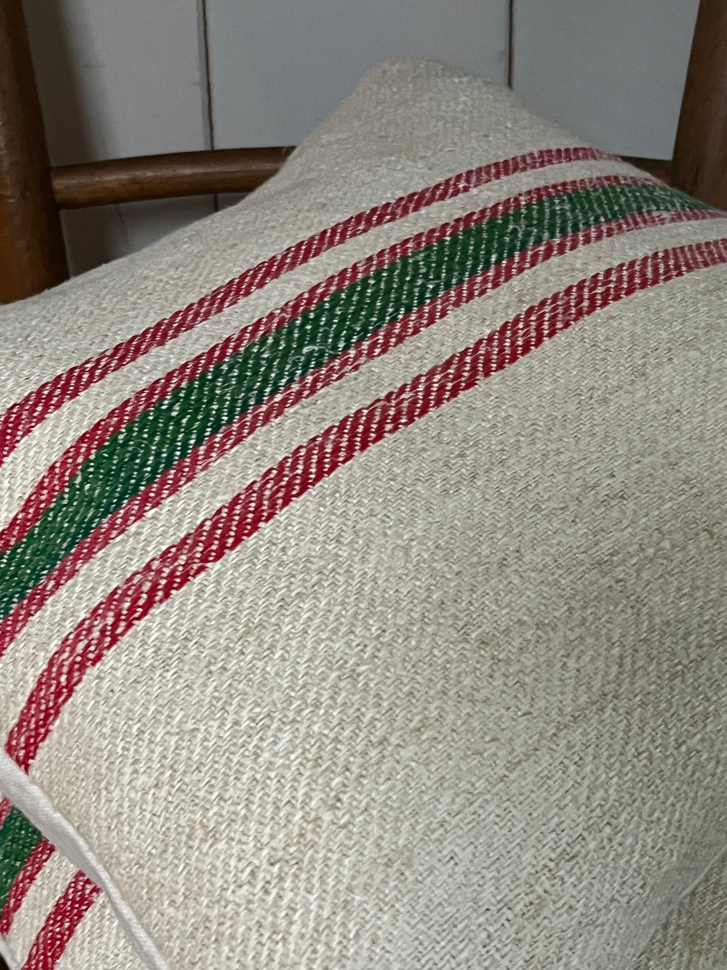 Rot/Grün gestreift: Vintage Kissen aus altem Leinensack 40 x 40