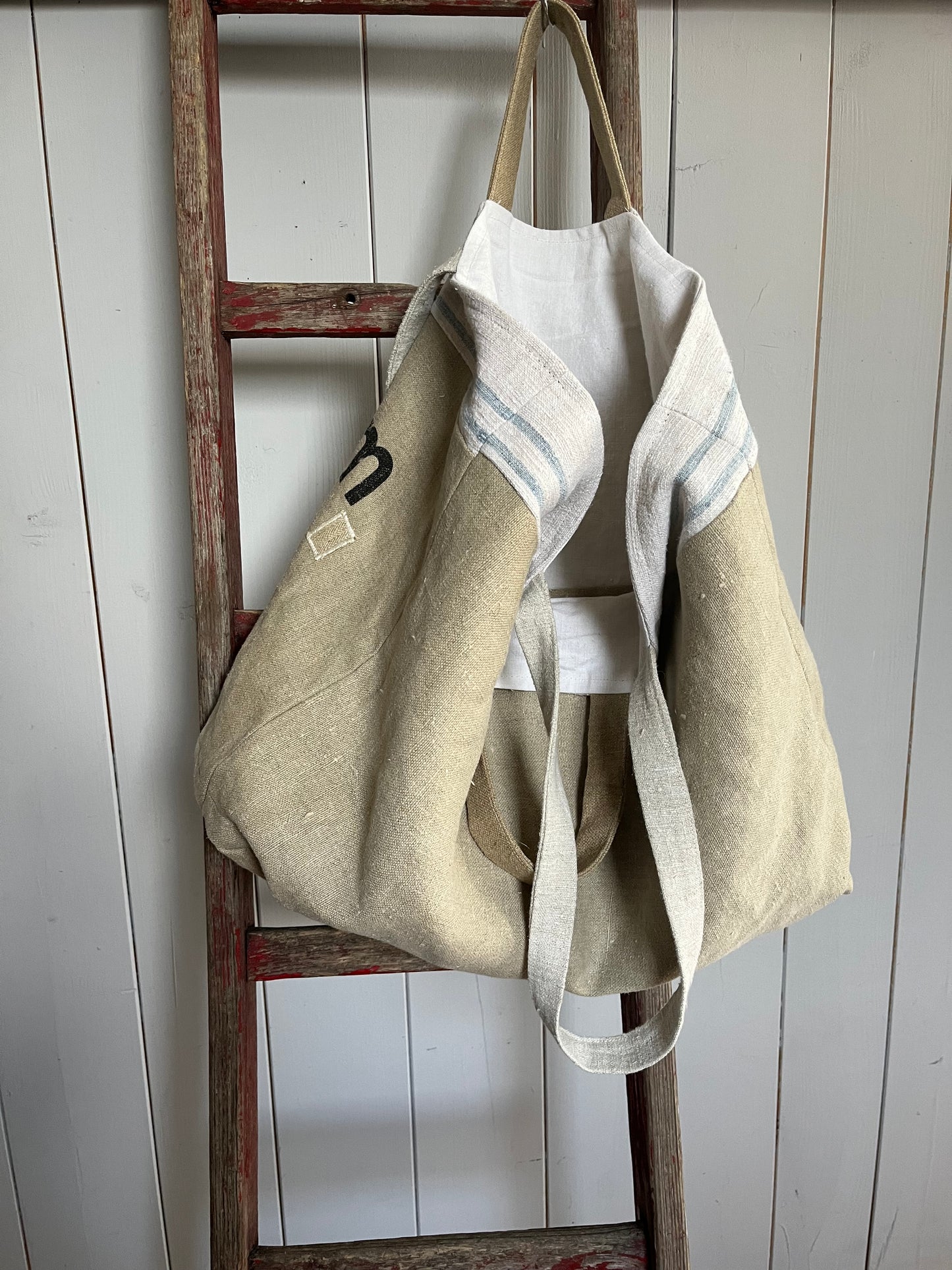 Dutch Bag: Tasche aus altem niederländischem Postsack