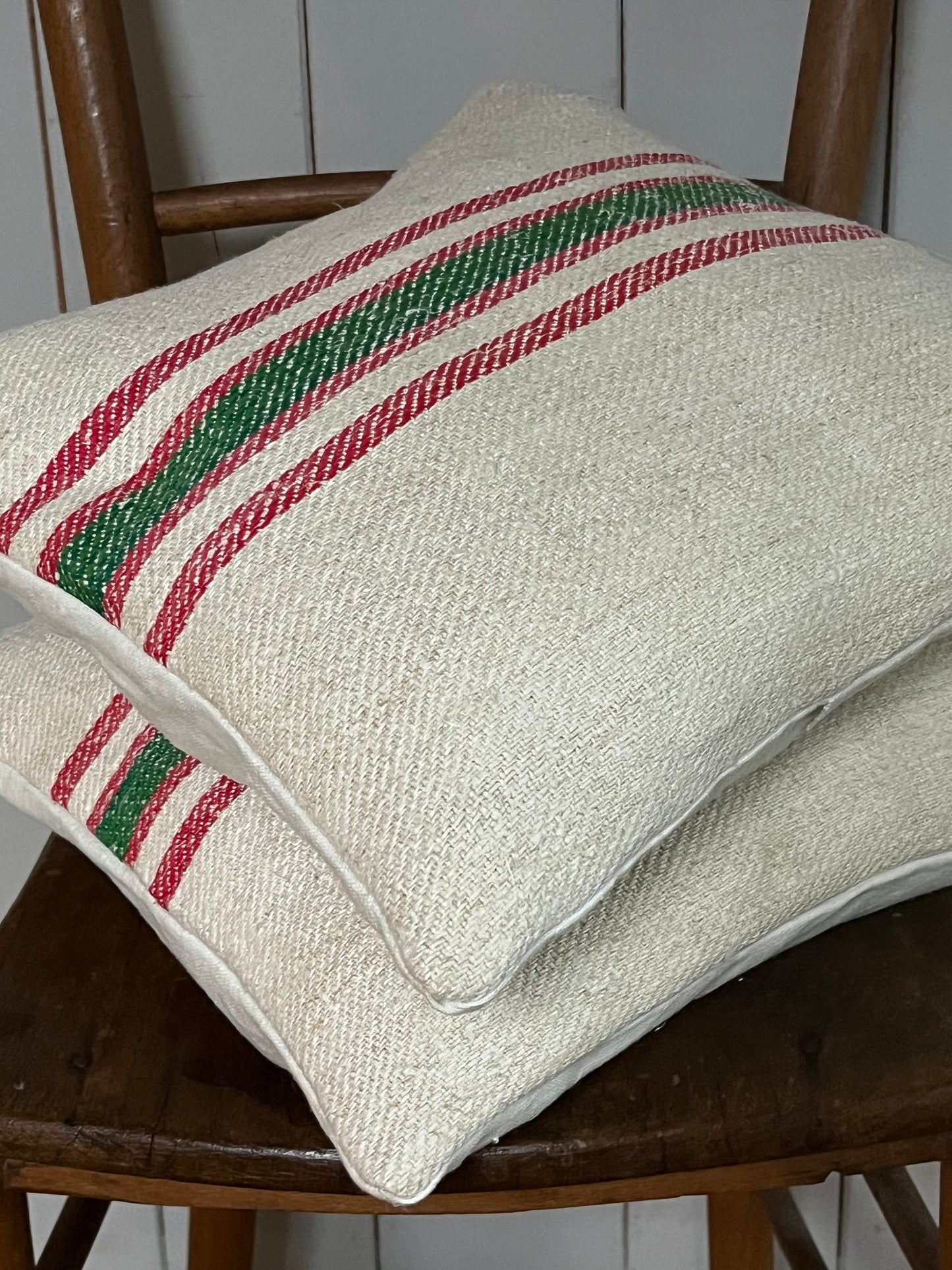Rot/Grün gestreift: Vintage Kissen aus altem Leinensack 40 x 40