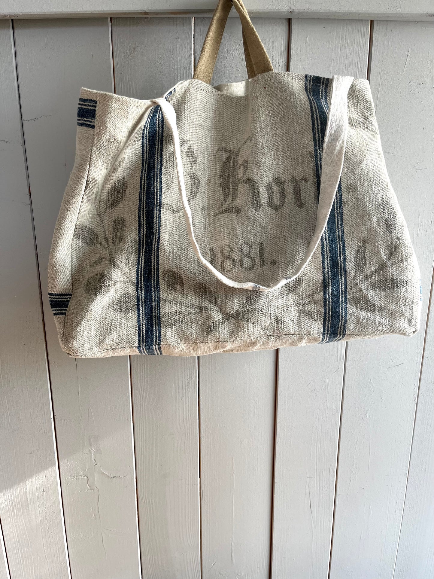 1881: große Tasche aus sehr altem Leinensack