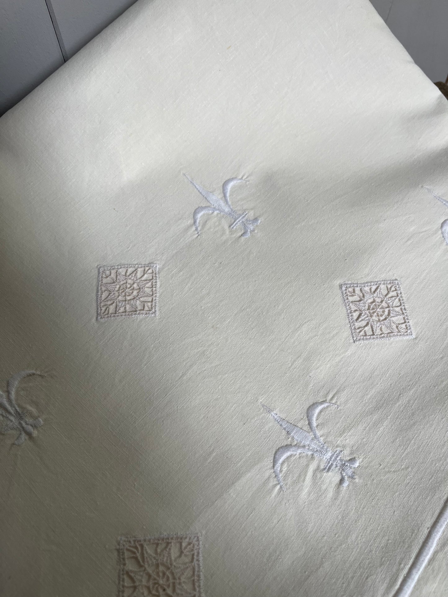 Vintage Laken aus Frankreich mit Stickerei 200 x 250