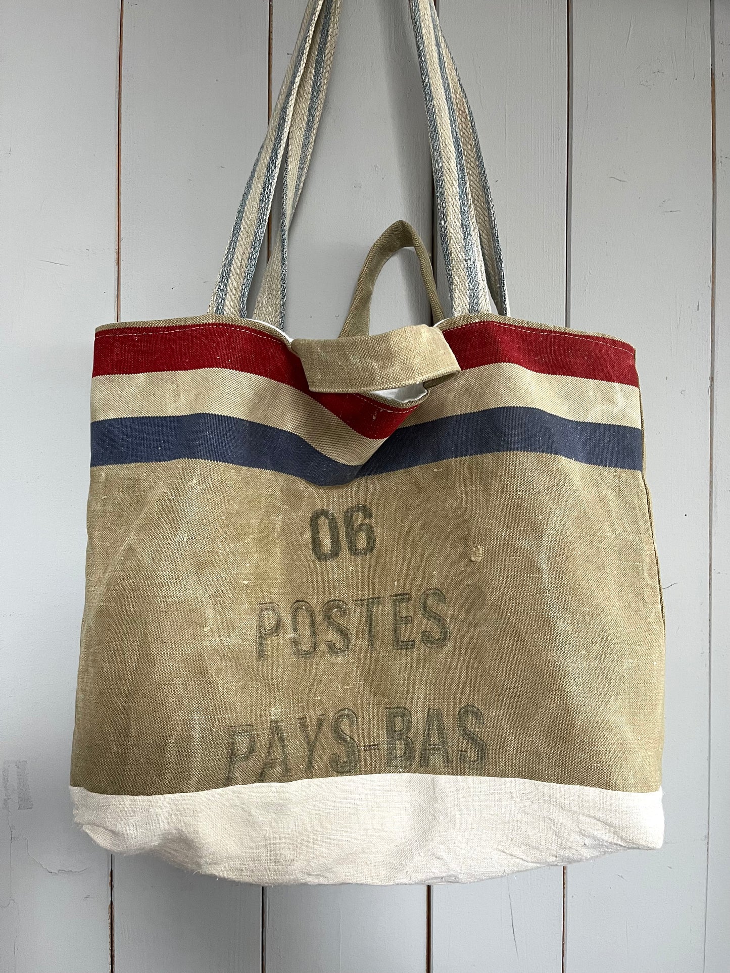 Dutch Bag: Tasche aus altem niederländischem Postsack