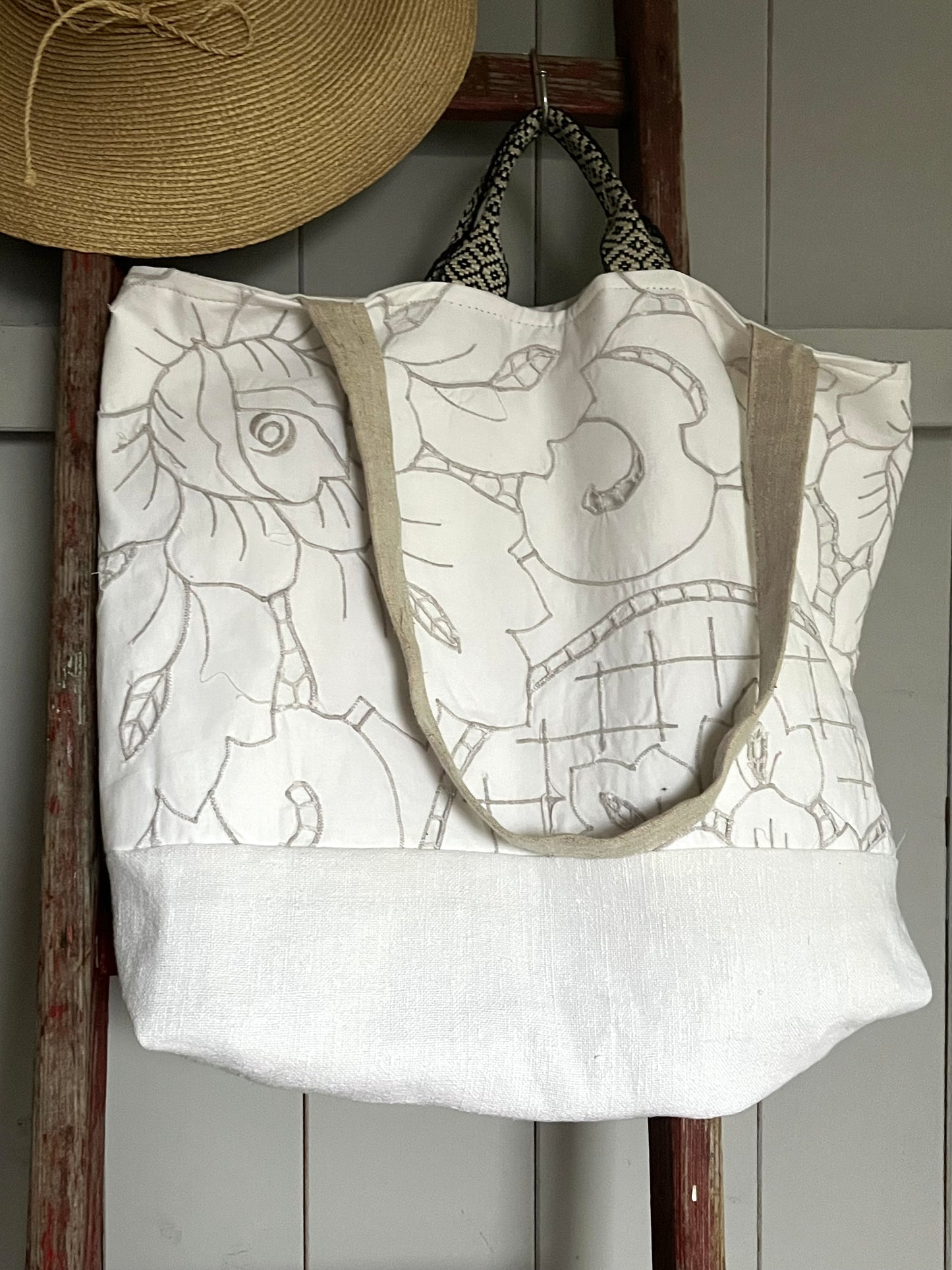 Extra große Tasche aus alter Richelieuspitze