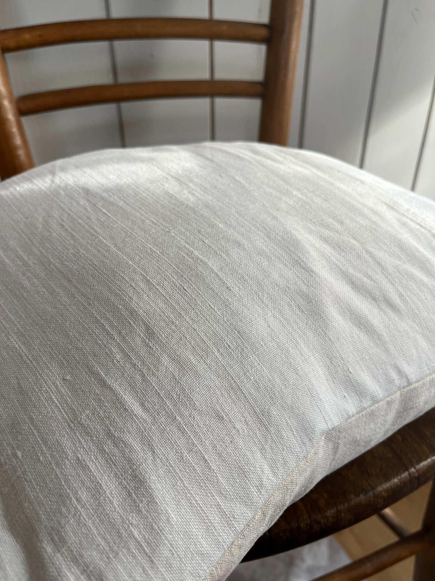 Libelle auf Leinen - 40 x 40 Kissen