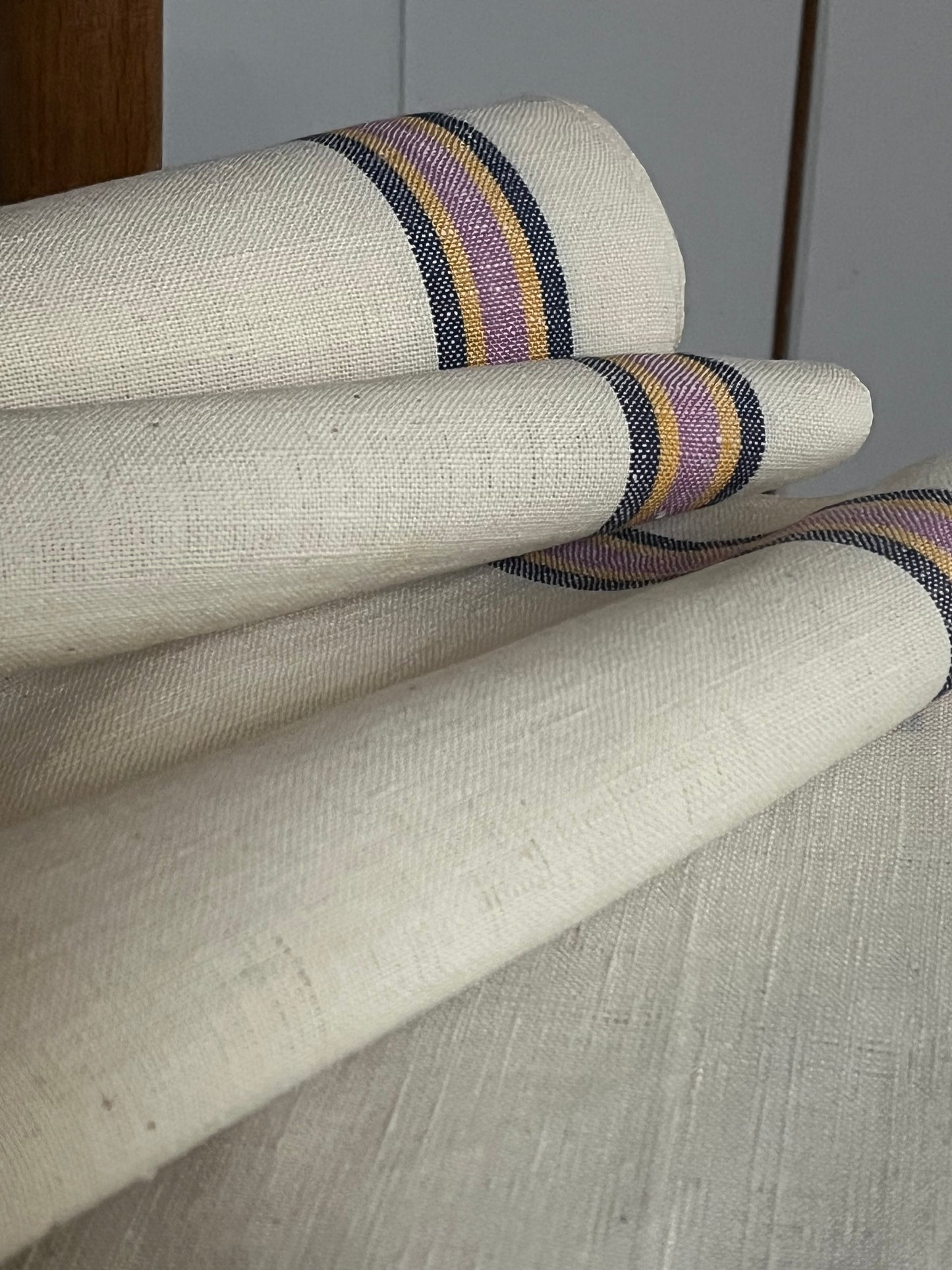 4,2 Meter Ballen altes Leinen mit seltenen Streifen