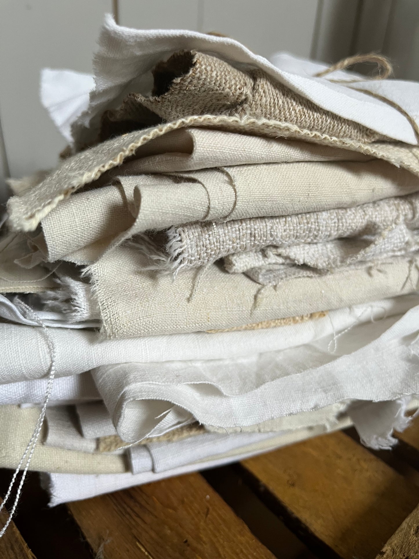 1,2 Kilo Reste altes Leinen für Puppenstube Patchwork