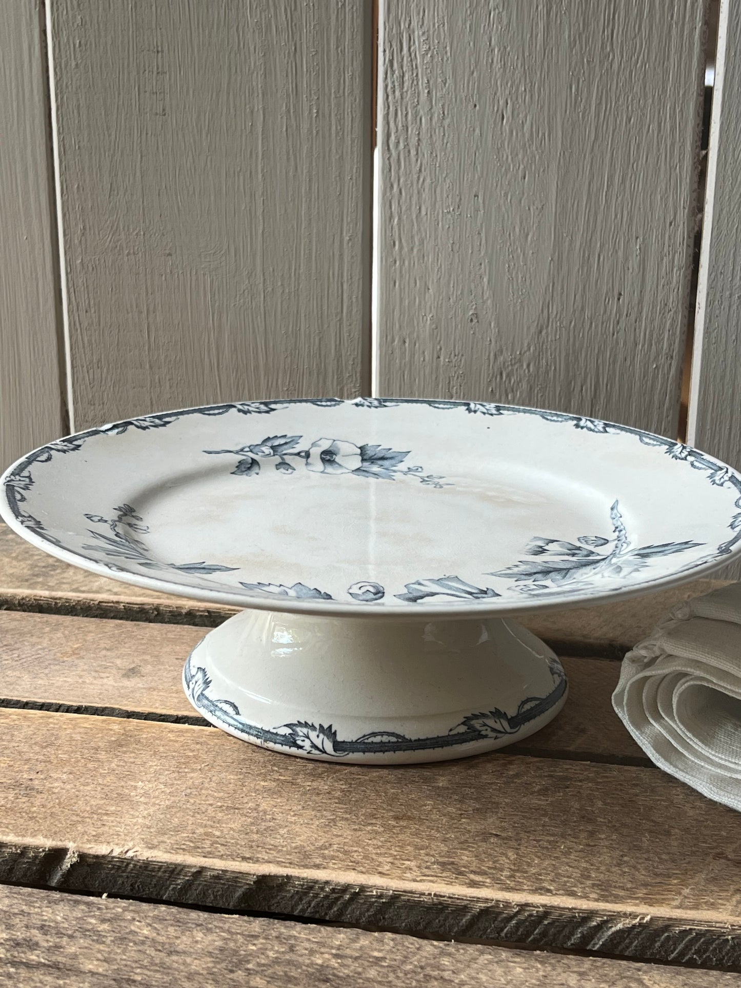 Alte Etagere blau-weiß Keramik Maastricht