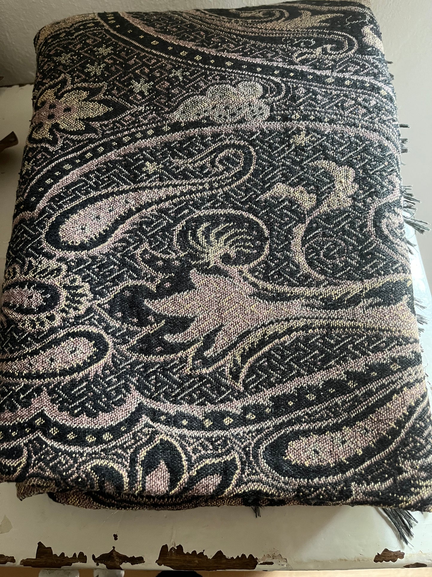 Große und beeindruckende Paisleydecke aus Frankreich 175 x 130