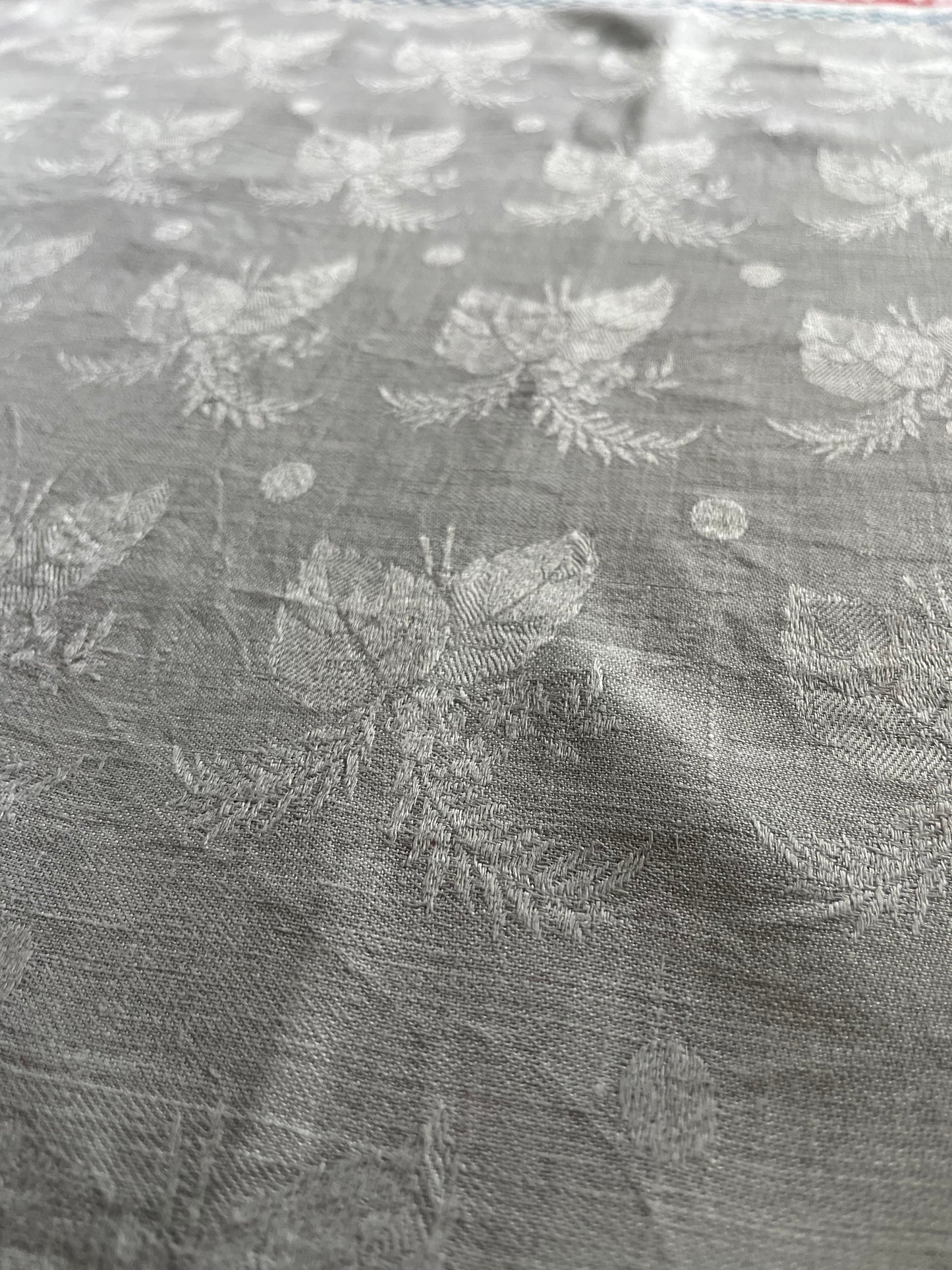 Prachtstück für die Tafel: Leinen Damast Decke in Blau /Weiß/Rot 126 x 126