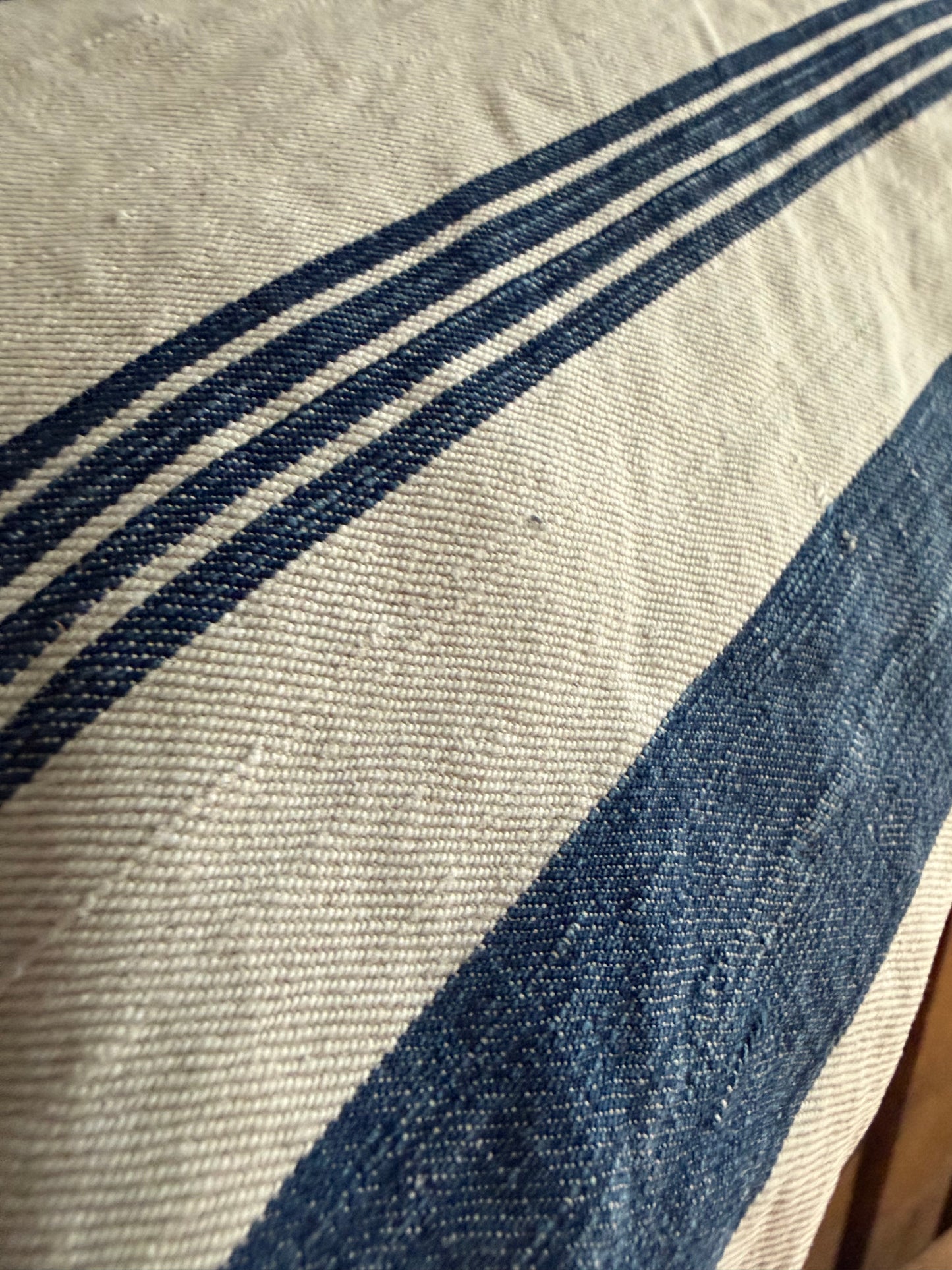 Großer Kissenbezug Leinen blau gestreift mit Hotelverschluss 60 x 40