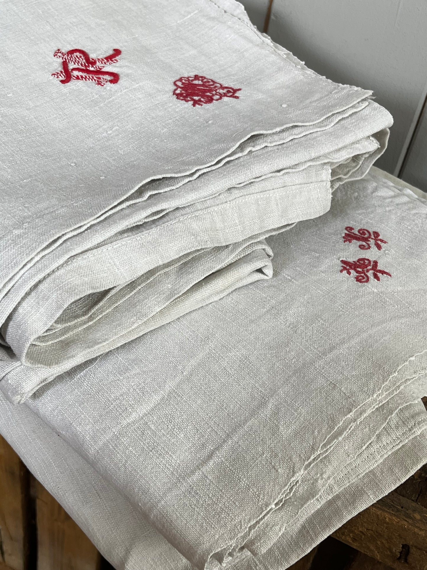 Schweres und bildschönes Leinentuch Laken mit Monogramm 210 x 165
