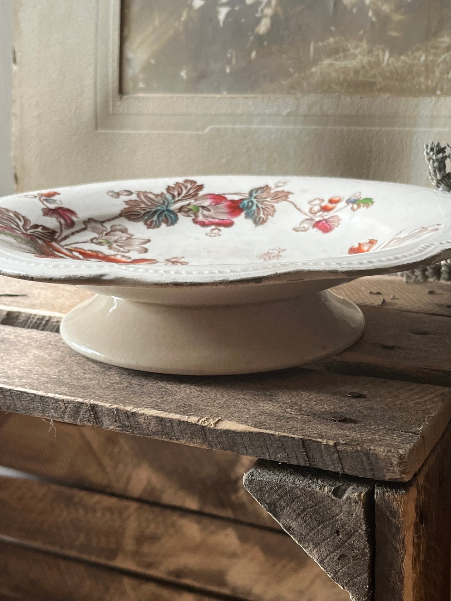 Rarität: sehr alte amerikanische Etagere Keramik mit opulenten Blumen und Patina