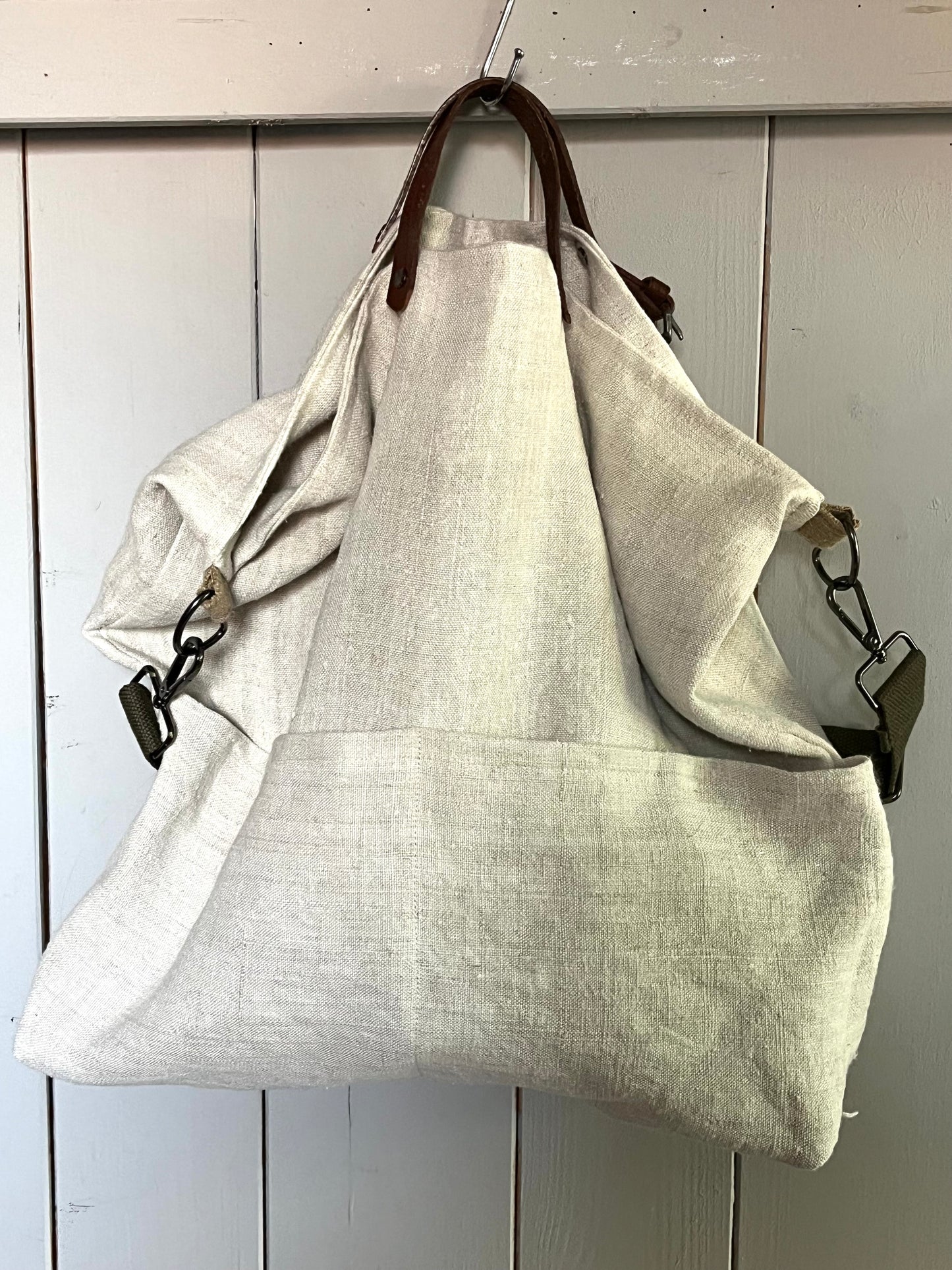 Pur: große Tasche aus altem Bauernleinen mit Extras