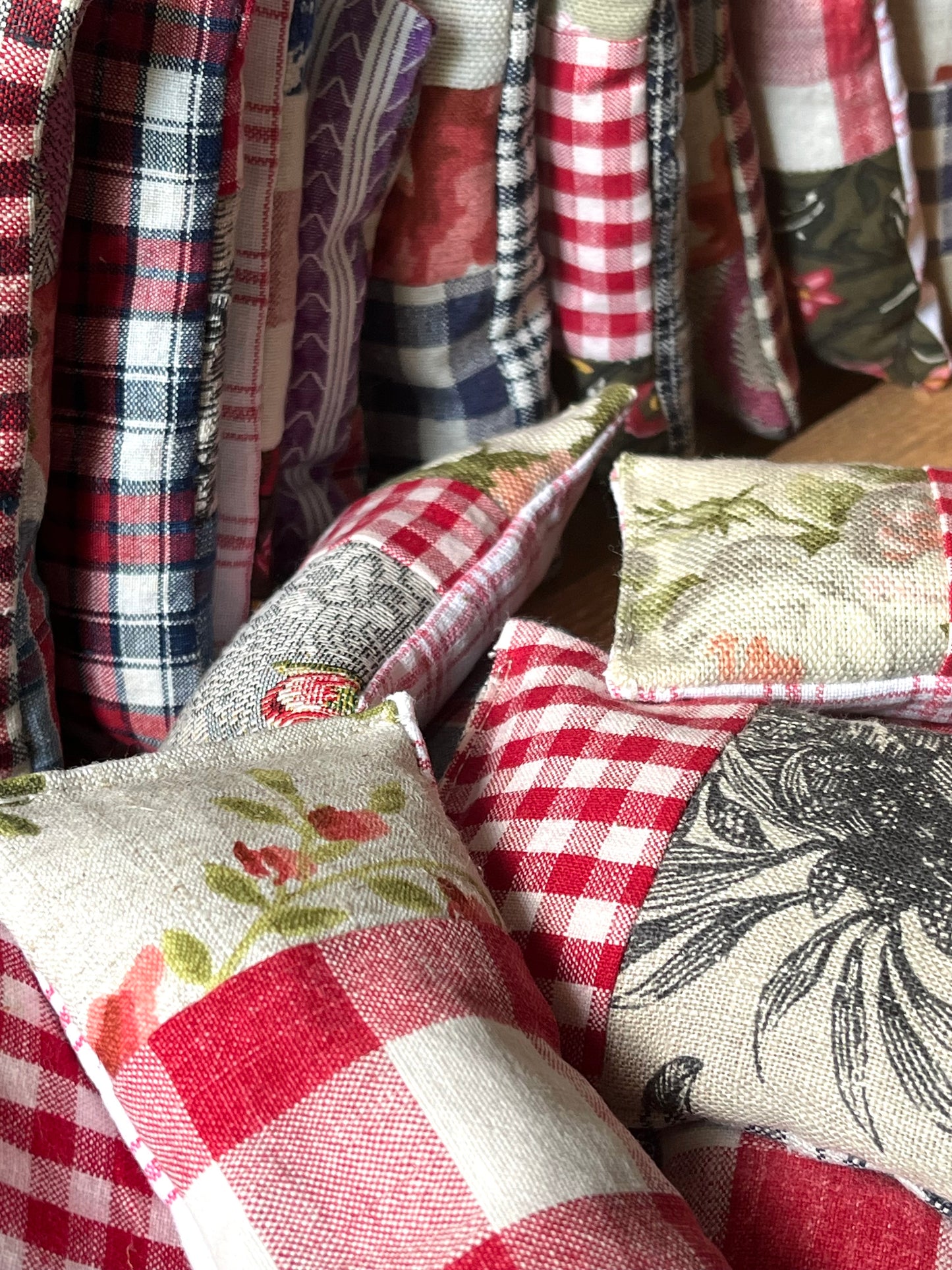 XL Trio: 3 extra große Lavendelkissen aus Vintage Stoffen