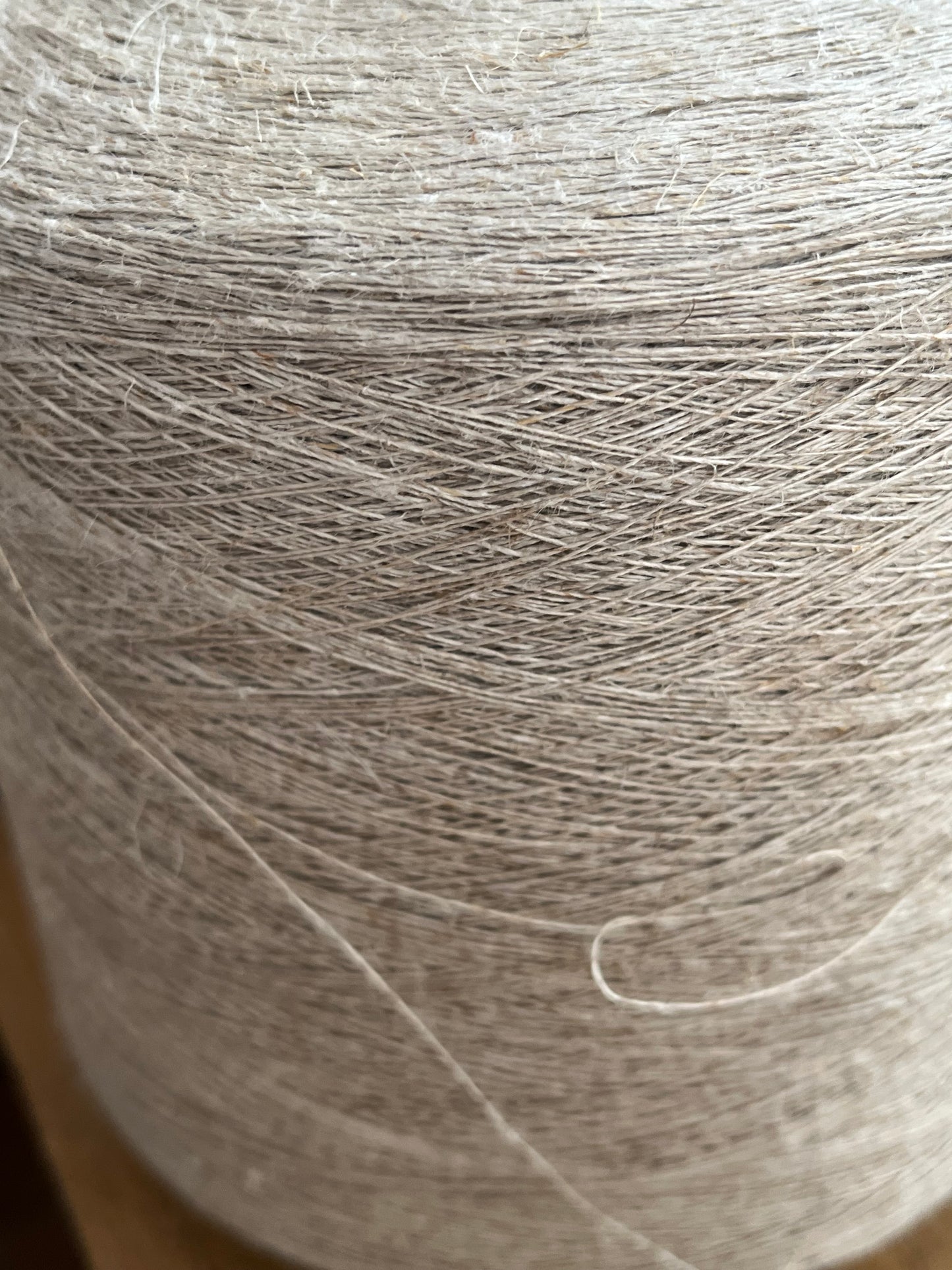 Pur: Kilo feinstes Leinen gesponnen um 1950 - auf Kone. Für Filetspitze oder Klöppelarbeiten