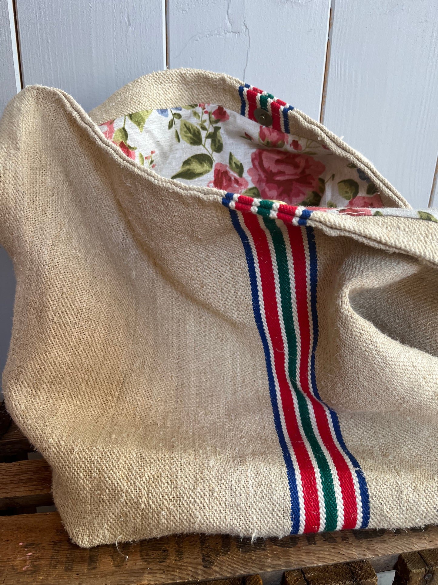 Hanftasche: große Tasche mit Streifen in Rot/Blau/Grün/Weiß