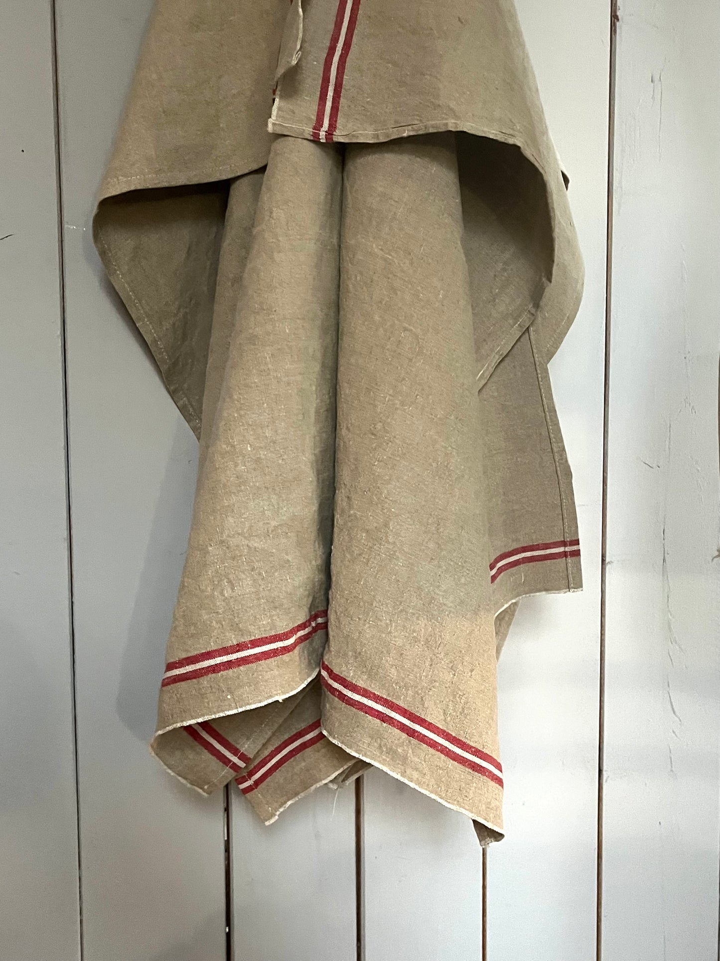 Großes Leinentuch mit rot/weißen Streifen