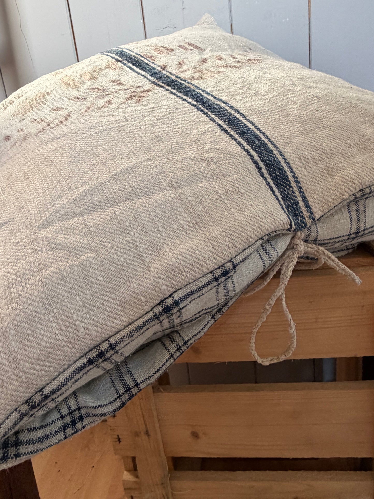 Very Vintage Kissenbezug aus altem Leinensack mit original Aufschrift 50 x 50