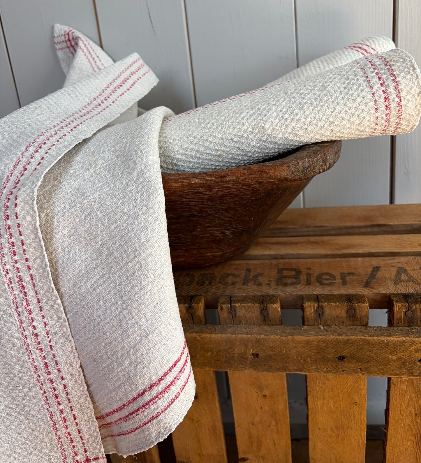 Set: 3 XL wunderschöne Leinentücher um 1930 mit roten Streifen - die Klassiker
