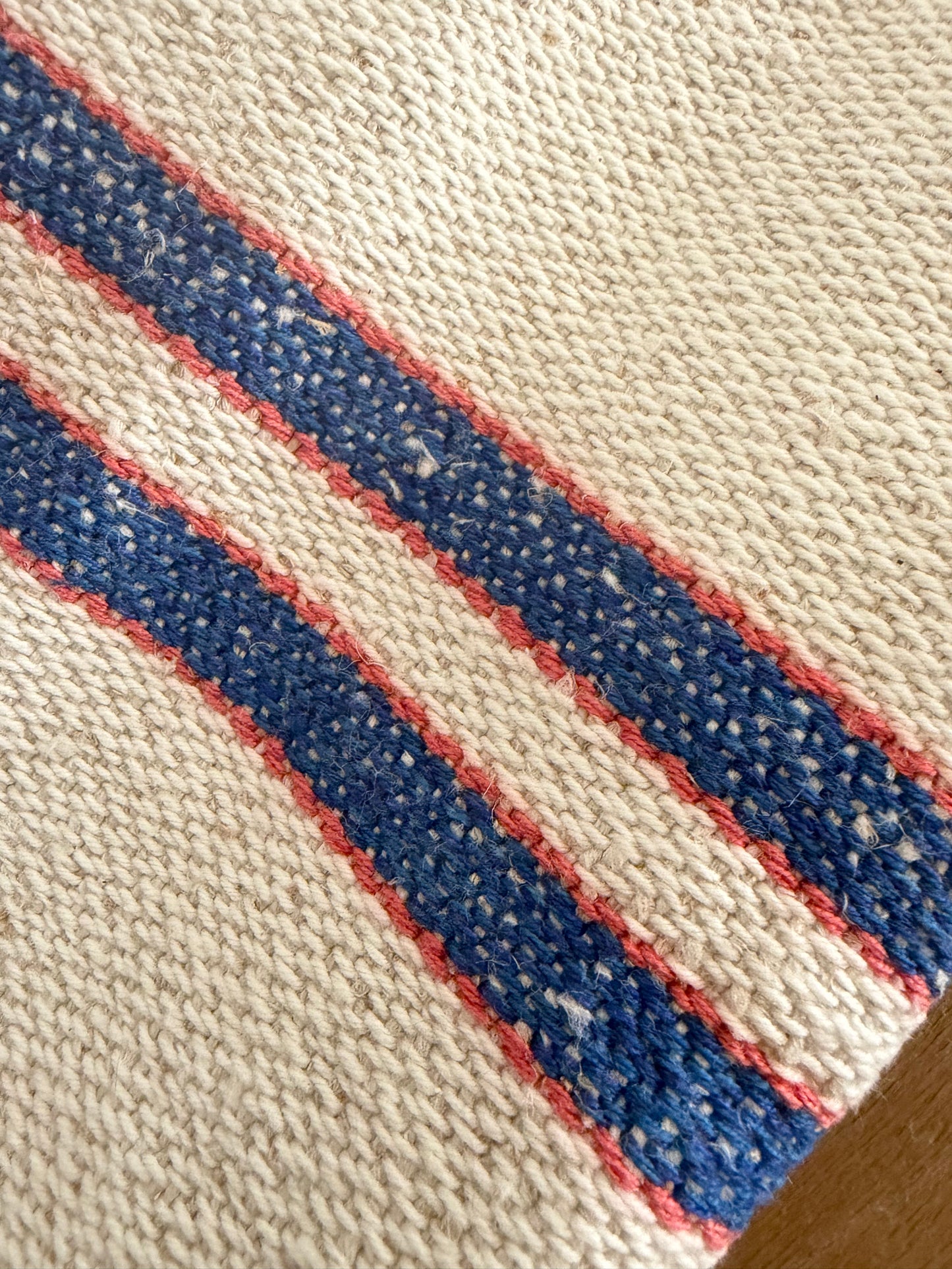 Reststück vom alten Leinensack mit blau/groten Streifen 120 x 45