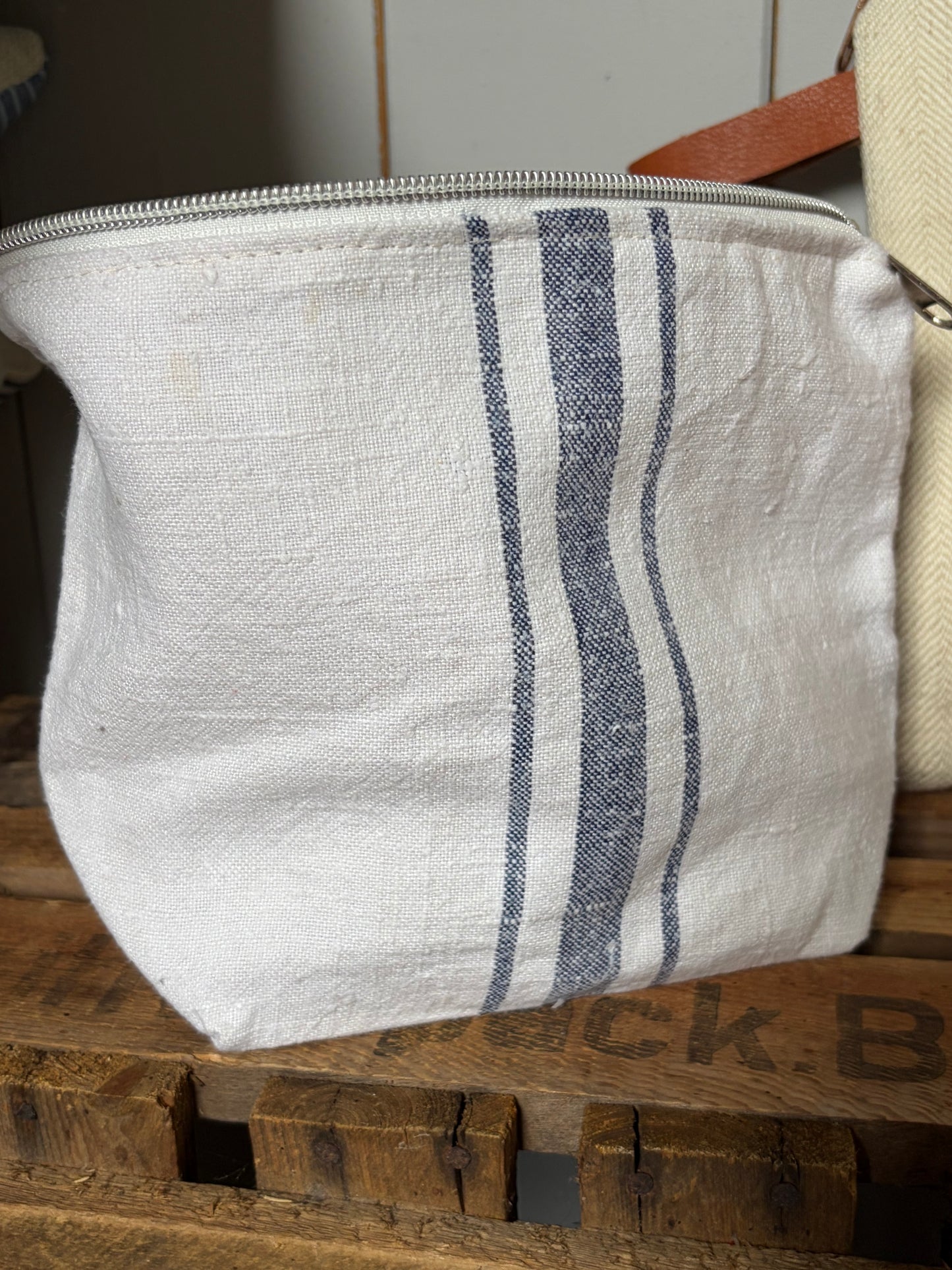 Kosmetiktasche aus altem Leinen - kleiner Shopper