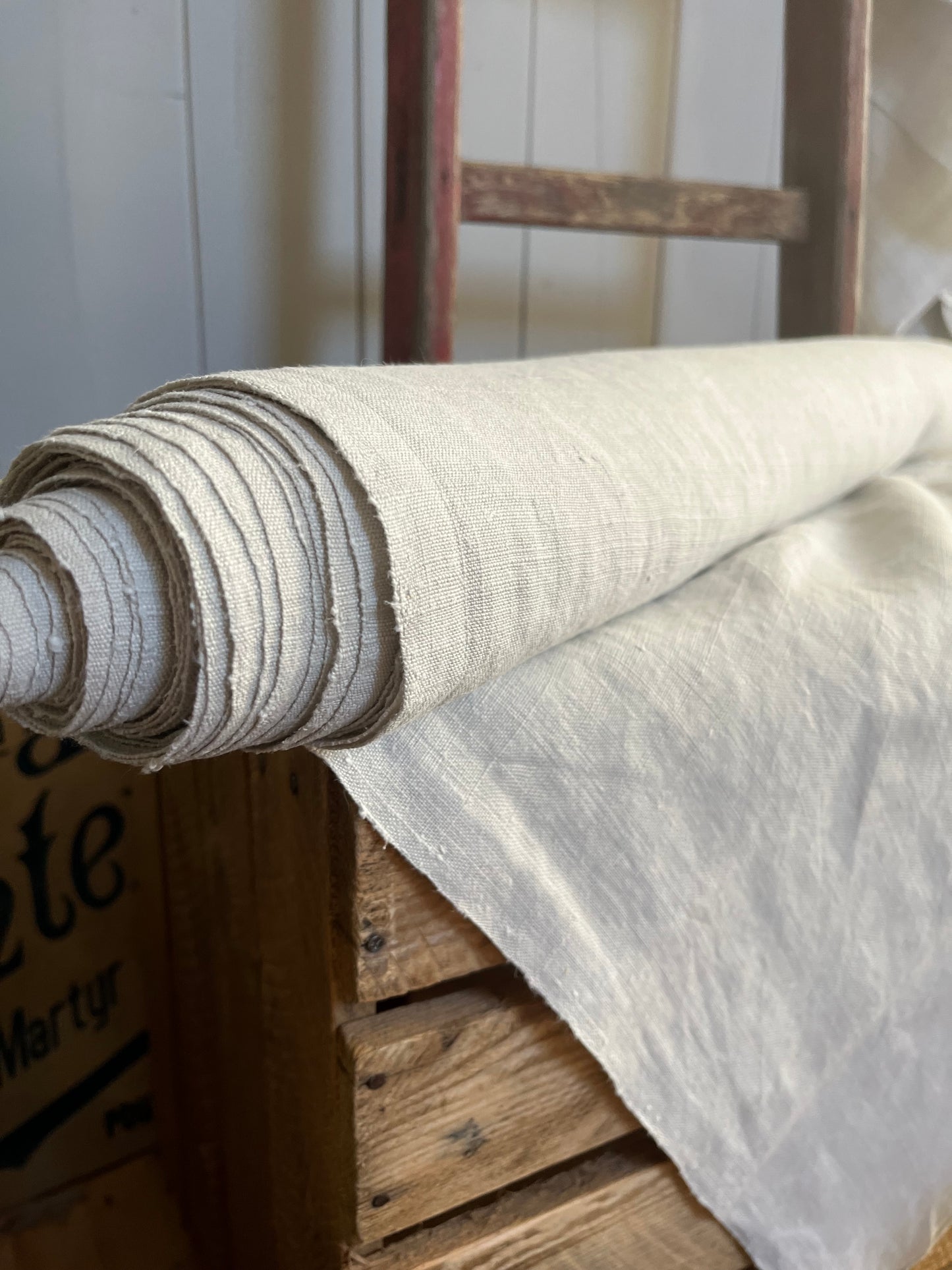 Besondere 8 Meter 120 Jahre altes Leinen, kräftiges, handgewebtes Bauernleinen sauber